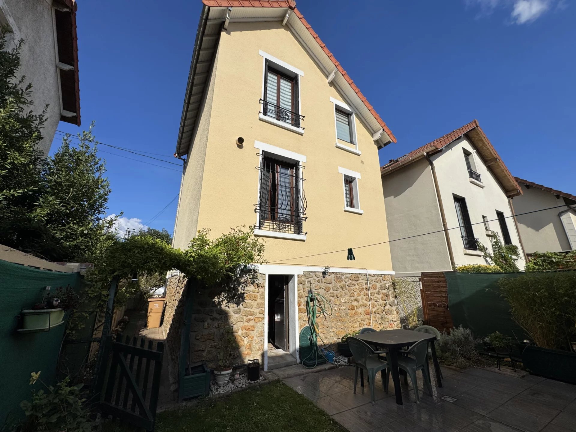 VENTE CHARMANTE MAISON F3 LAC DE SEVIGNE