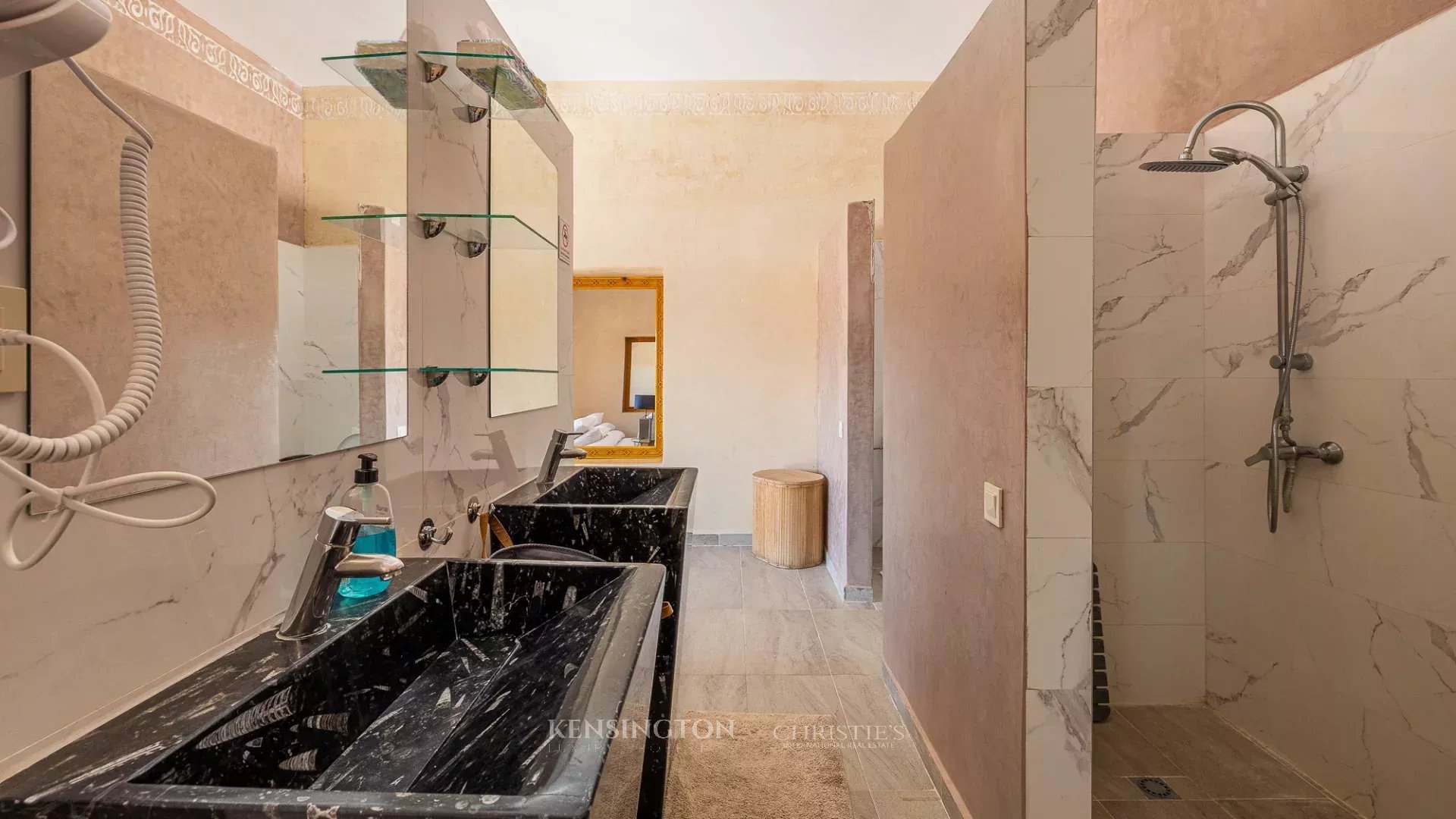 12 Bedroom Villa/Townhouse's Image 30