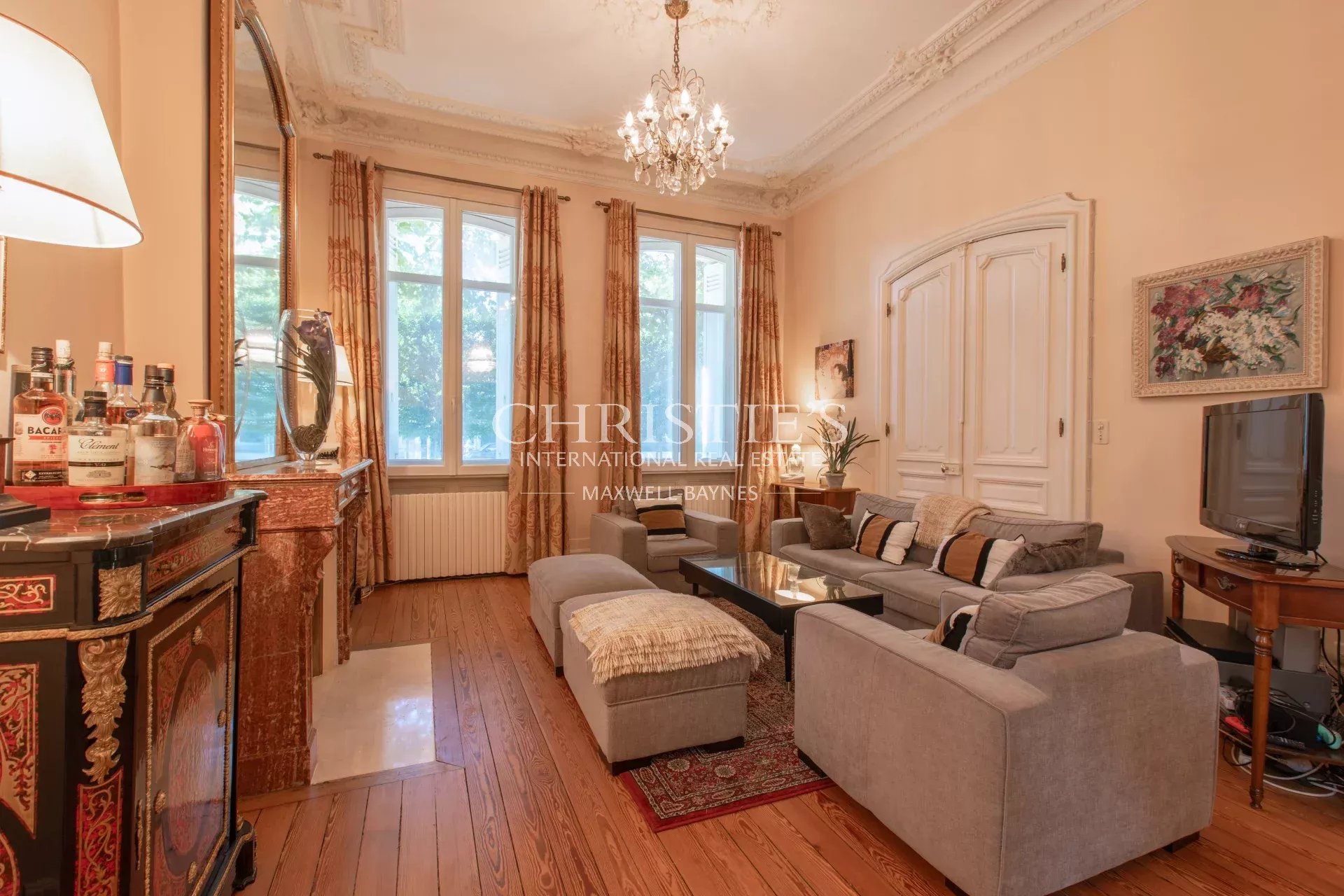 7 Bedroom Villa/Townhouse's Image 4