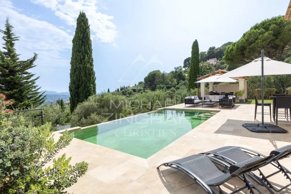 Superb Hilltop Villa with Panoramic Sea Views — photo 3