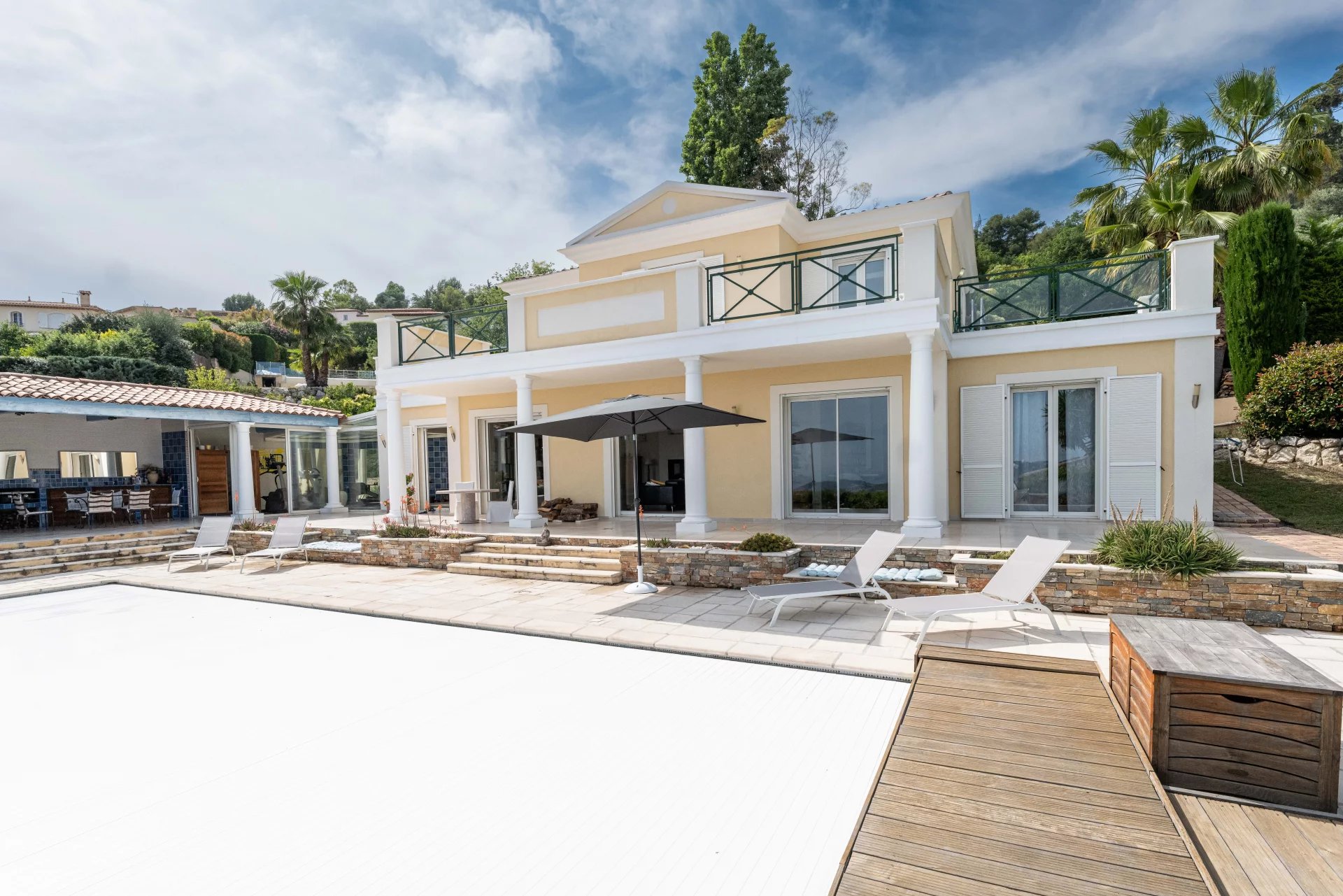 Falicon - Villa 7 pièces avec piscine chauffée, jardin 1350m², garage — photo 4