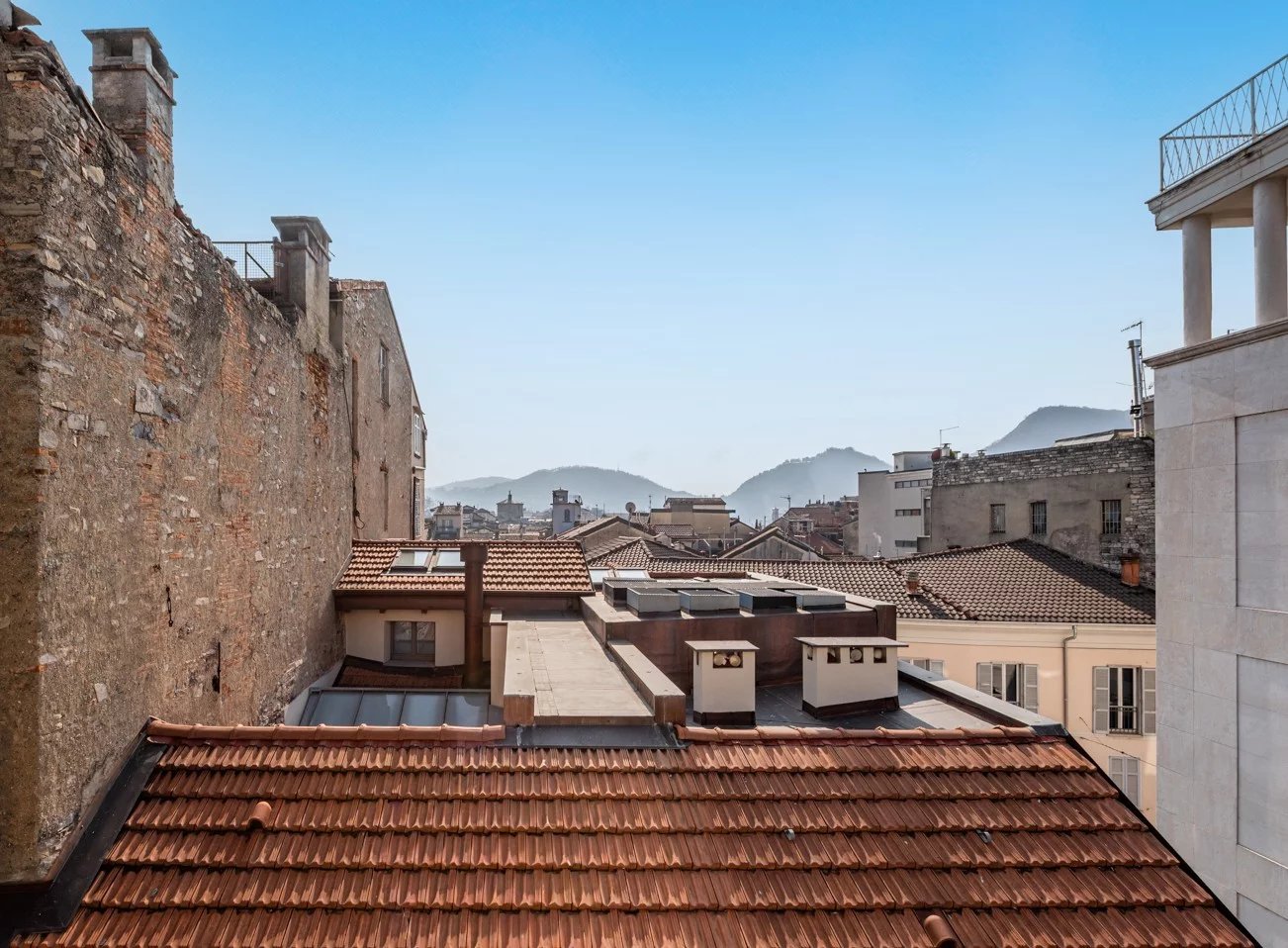 EXCLUSIVE PRESTIGIOUS APARTMENT PIAZZA DUOMO – COMO CITY CENTER