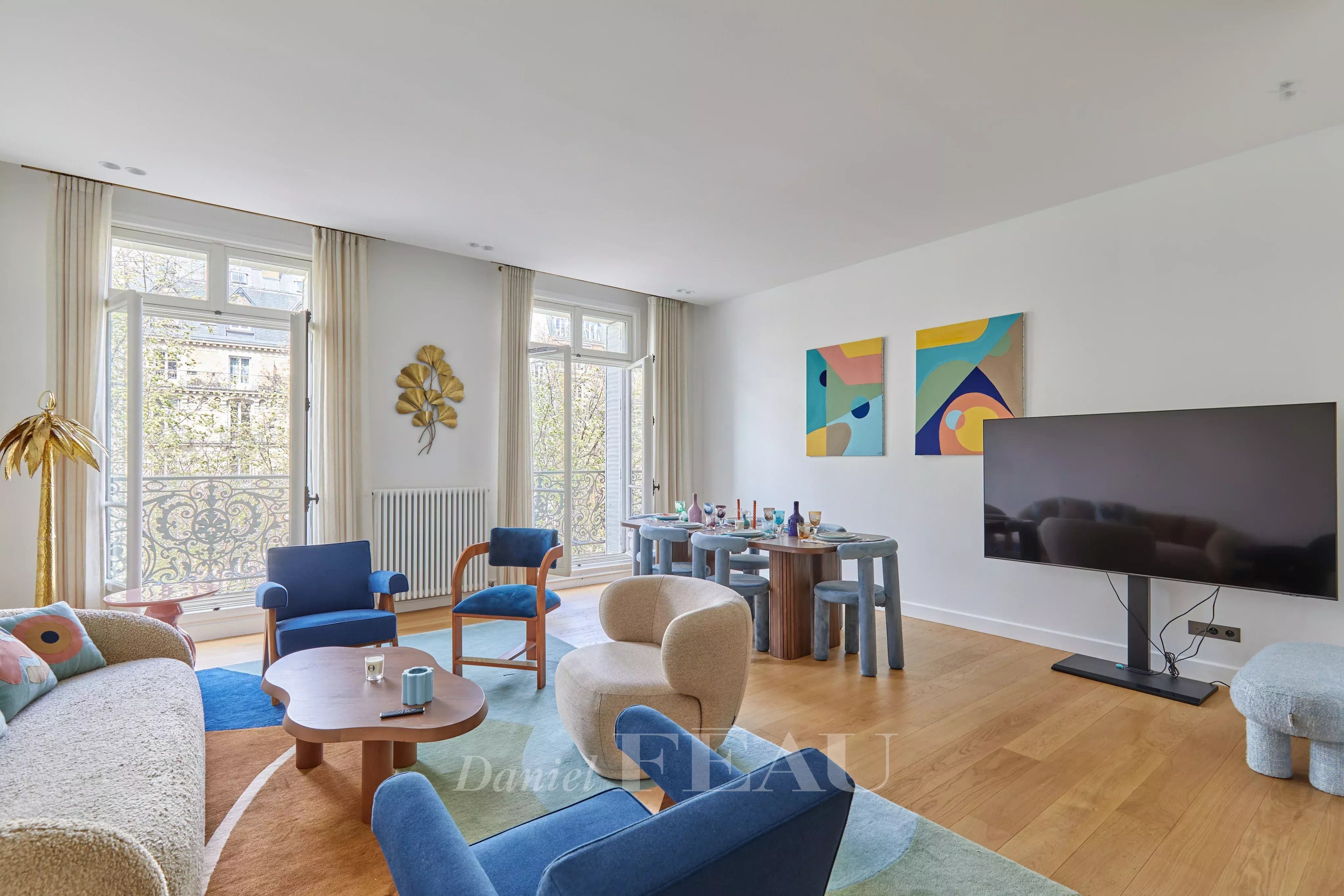 Paris 8th District – A renovated 4-bed apartment