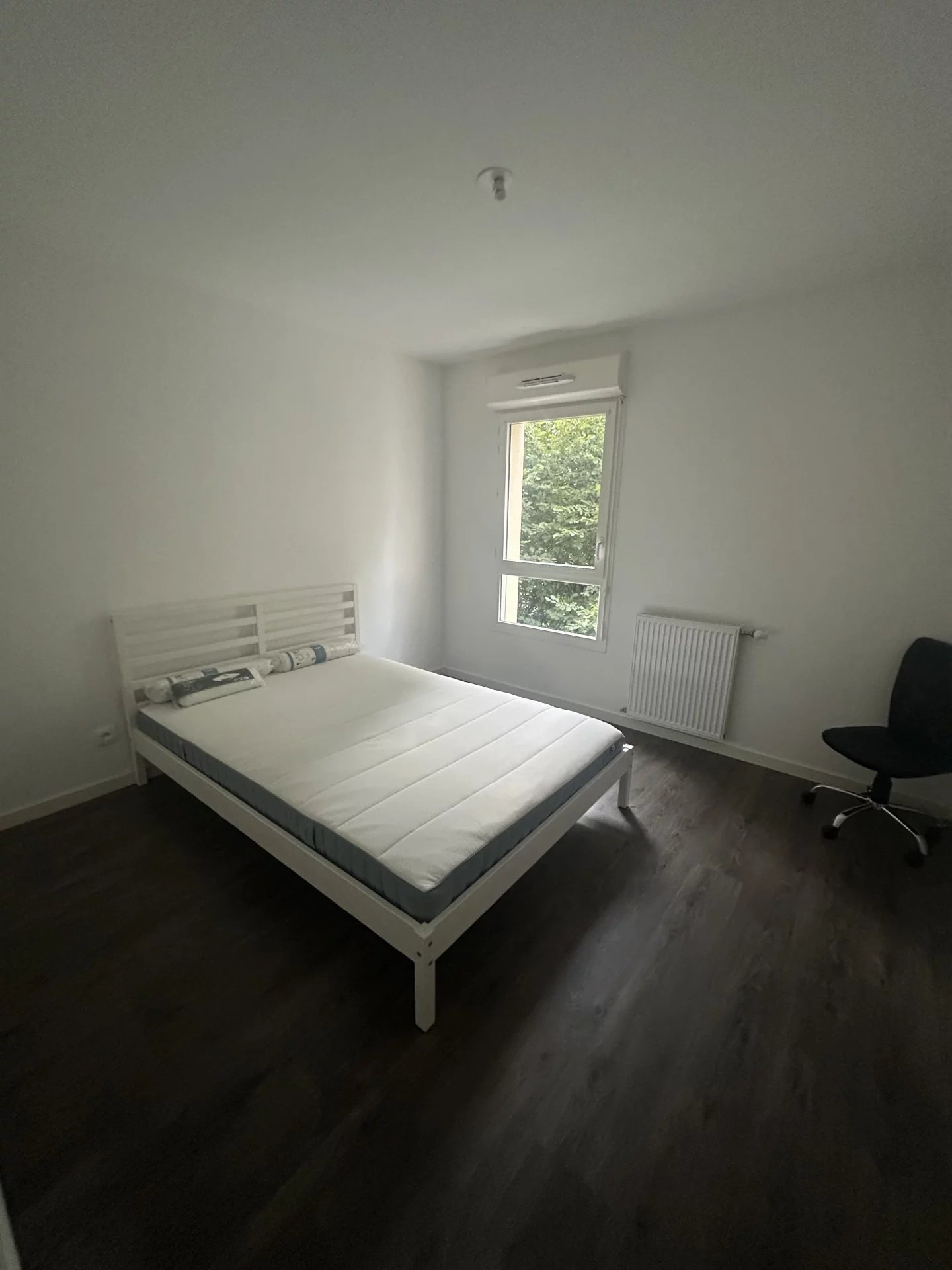 86198182 Location Frans