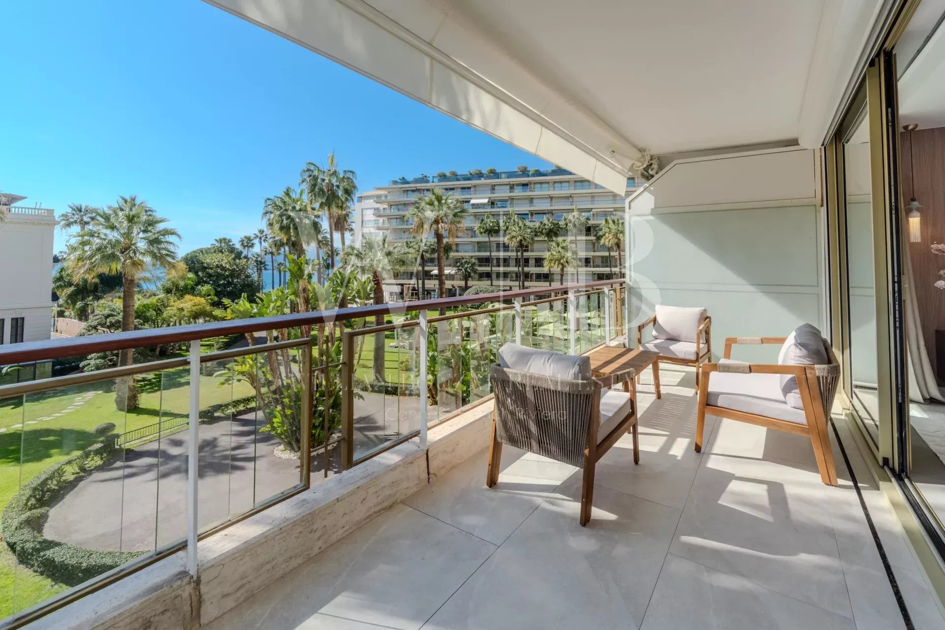 Agence immobilière de WILLIAM BOUZAT REAL ESTATE – Cannes French Riviera