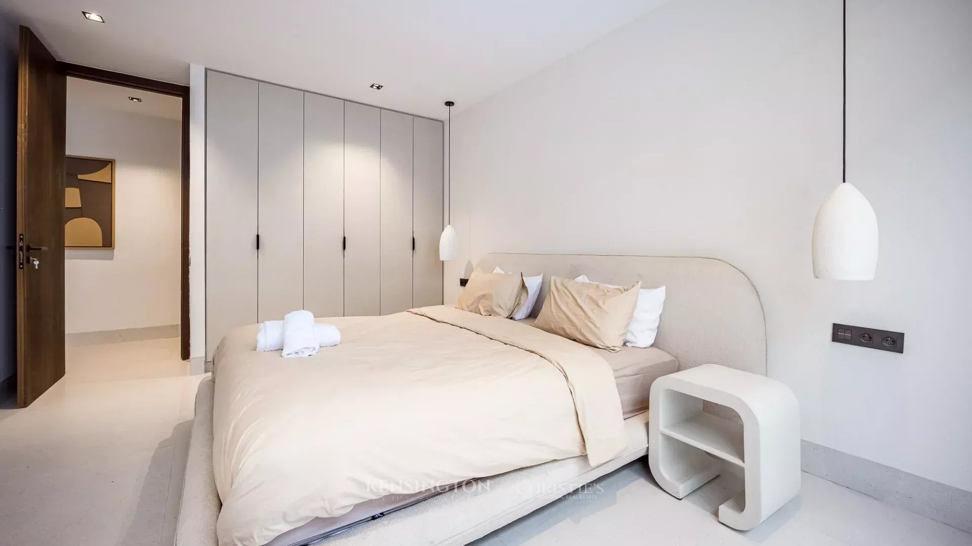 6 Bedroom Villa/Townhouse's Image 36