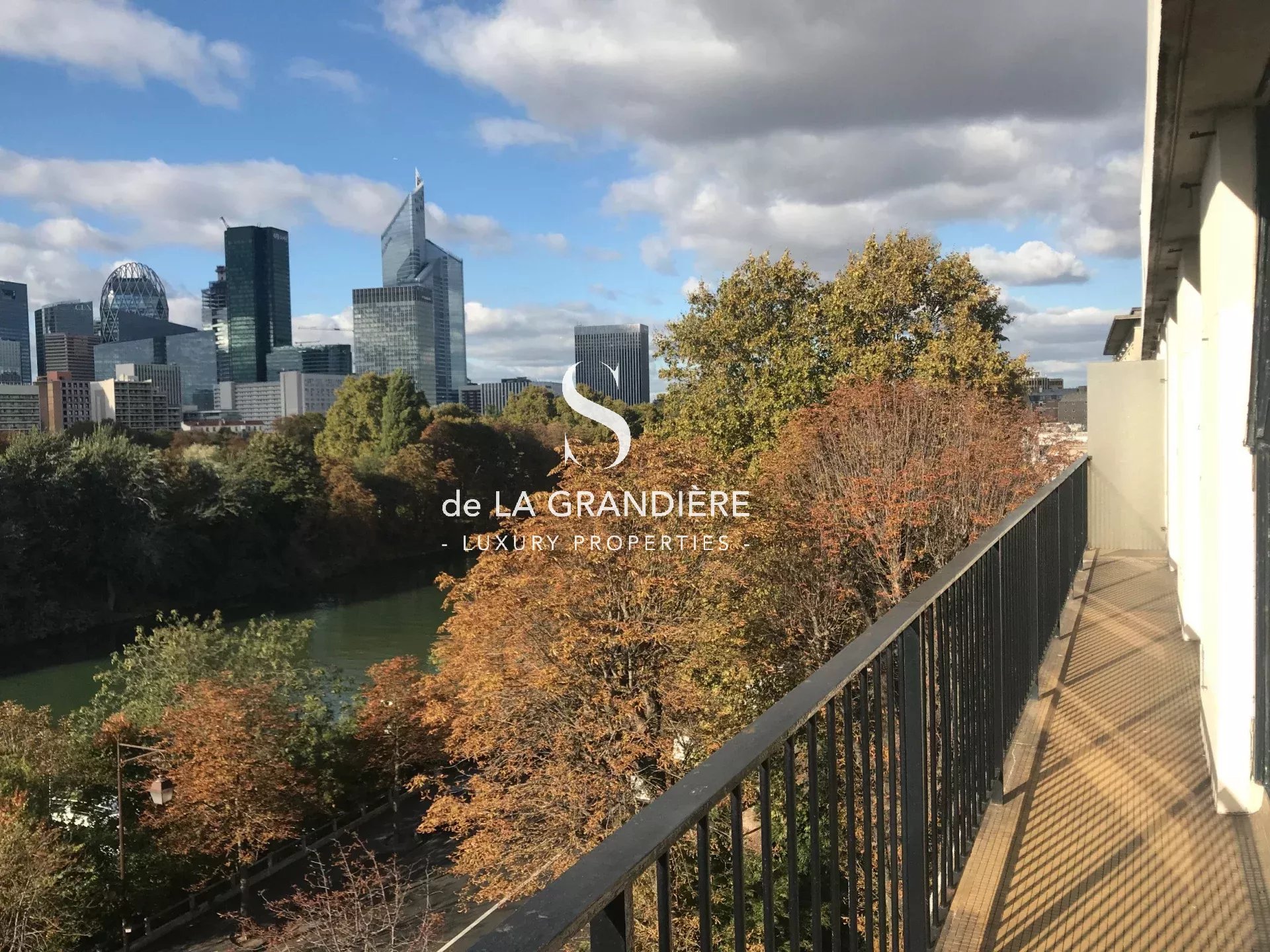 Neuilly sur Seine - boulevard du Général Koenig - 203m2