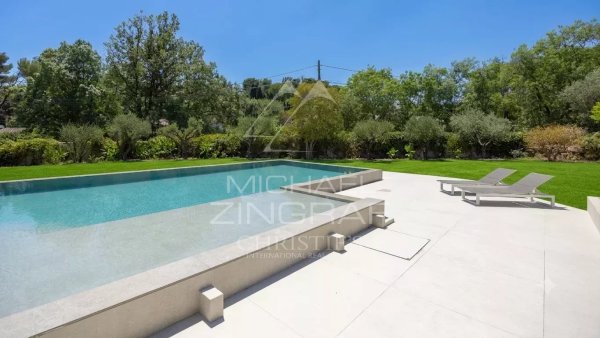 Valbonne - Elegant contemporary villa — photo 2