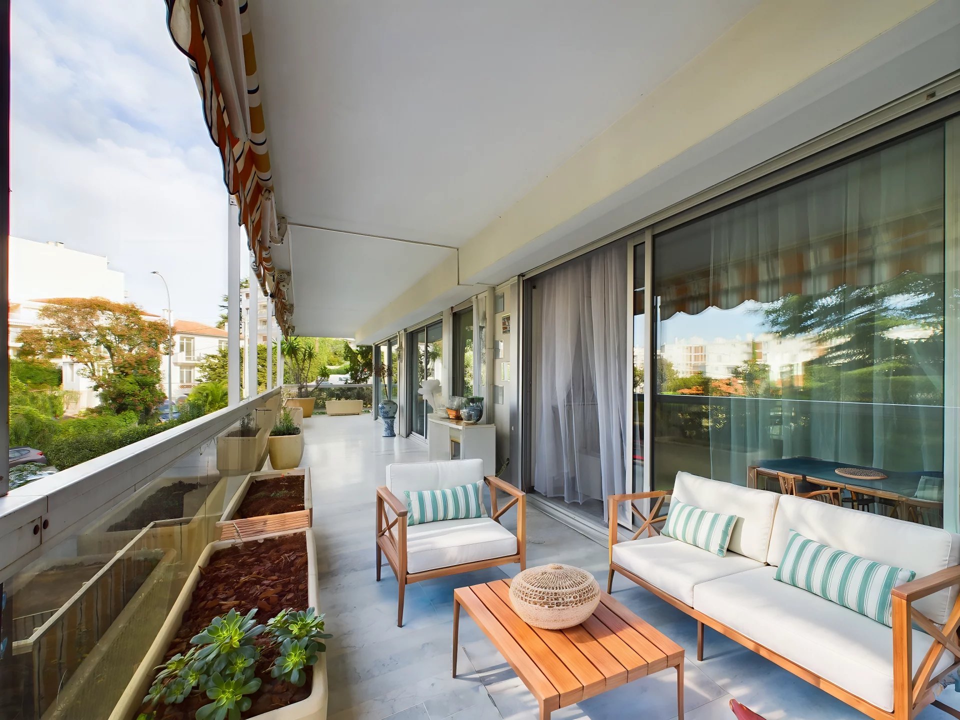 Agence immobilière de 