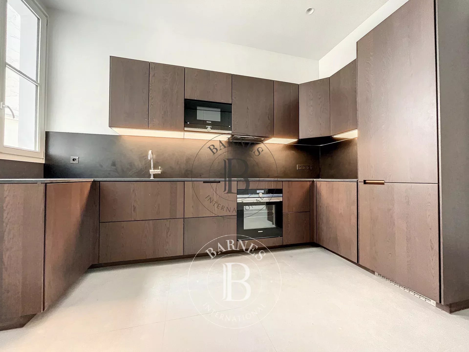 Daire Paris 8ème - picture 14