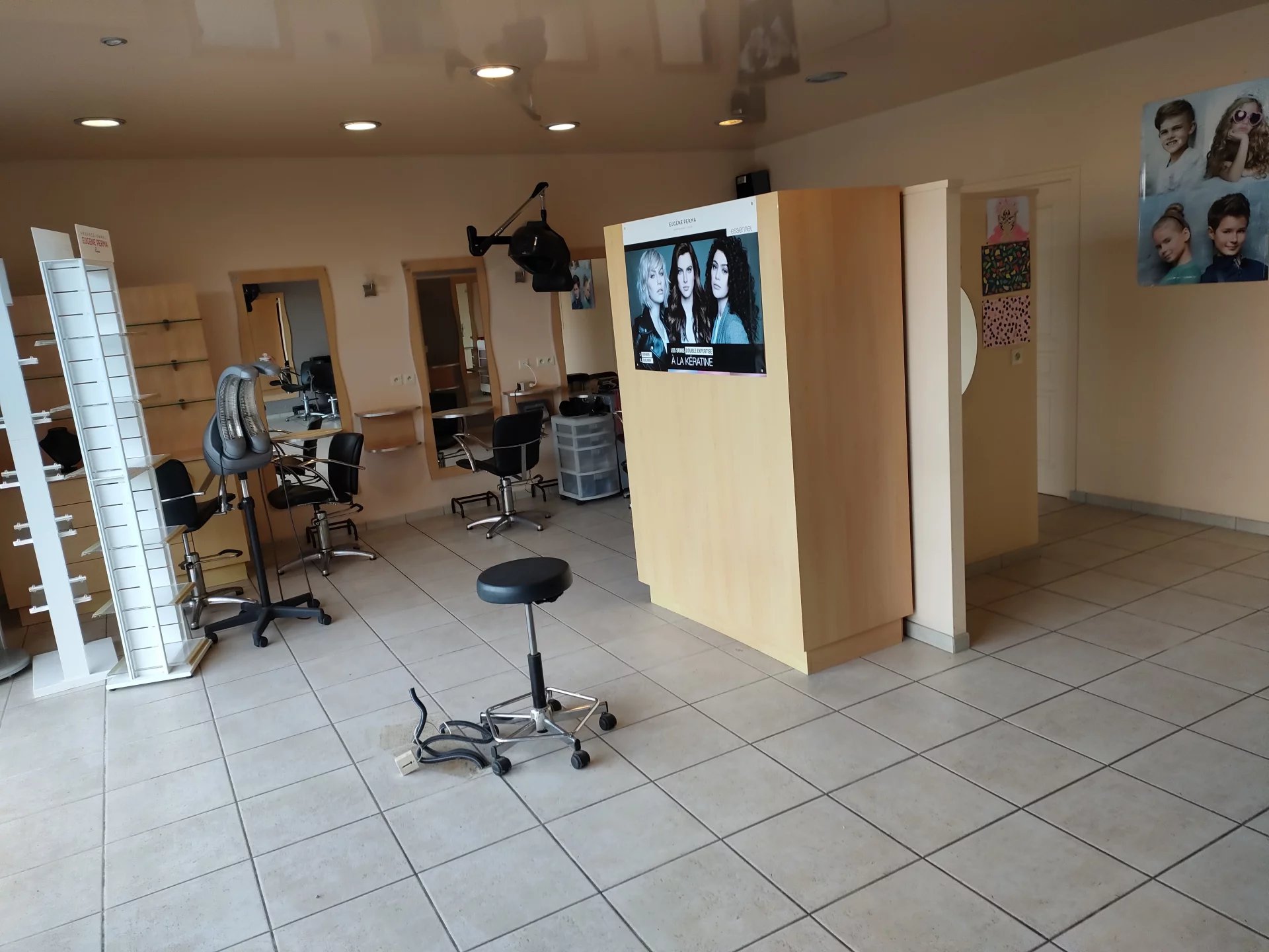 Location Local commercial Saint-Broladre