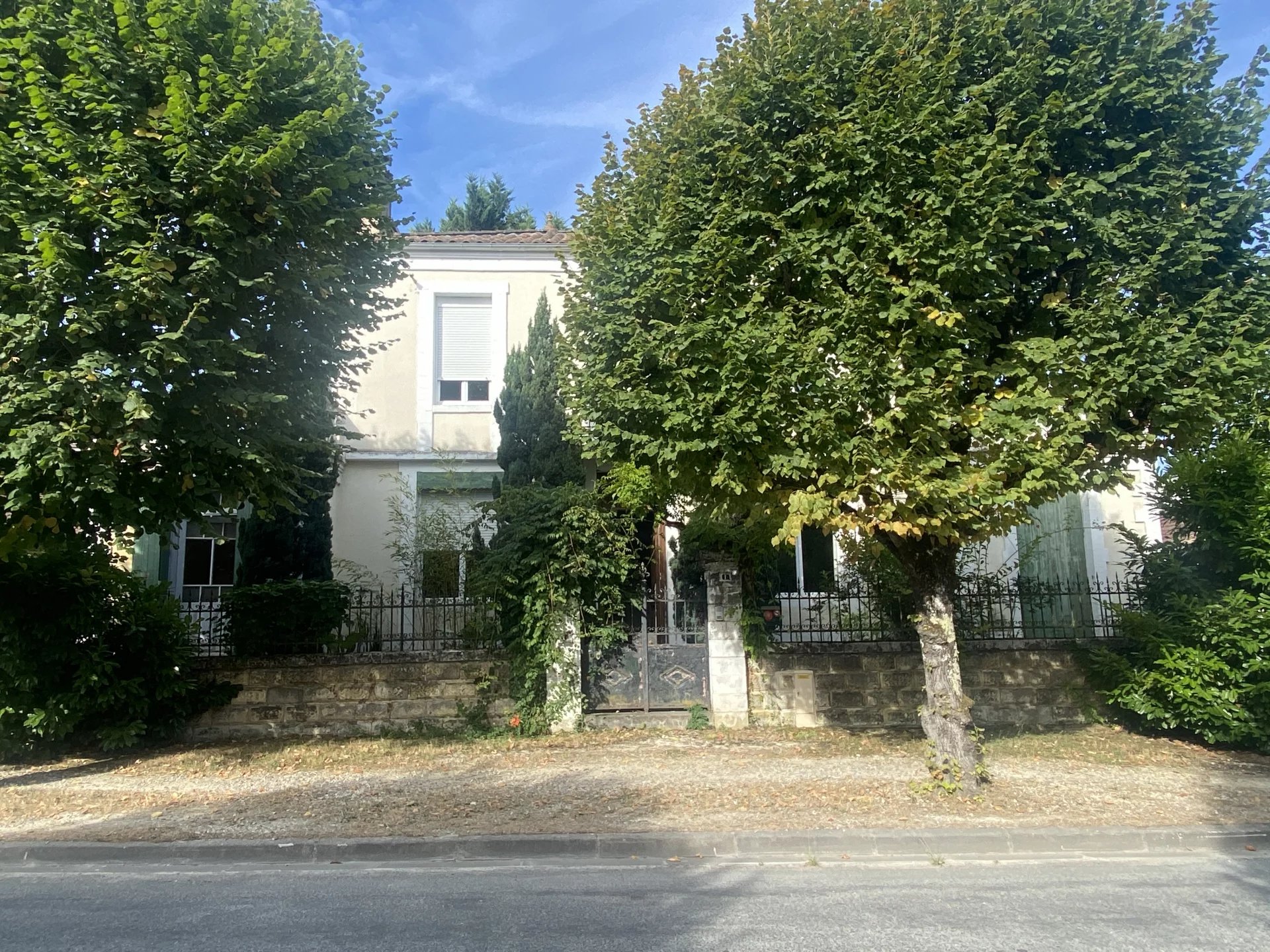 Charming 4-Bedroom House in Scenic Nérac, France