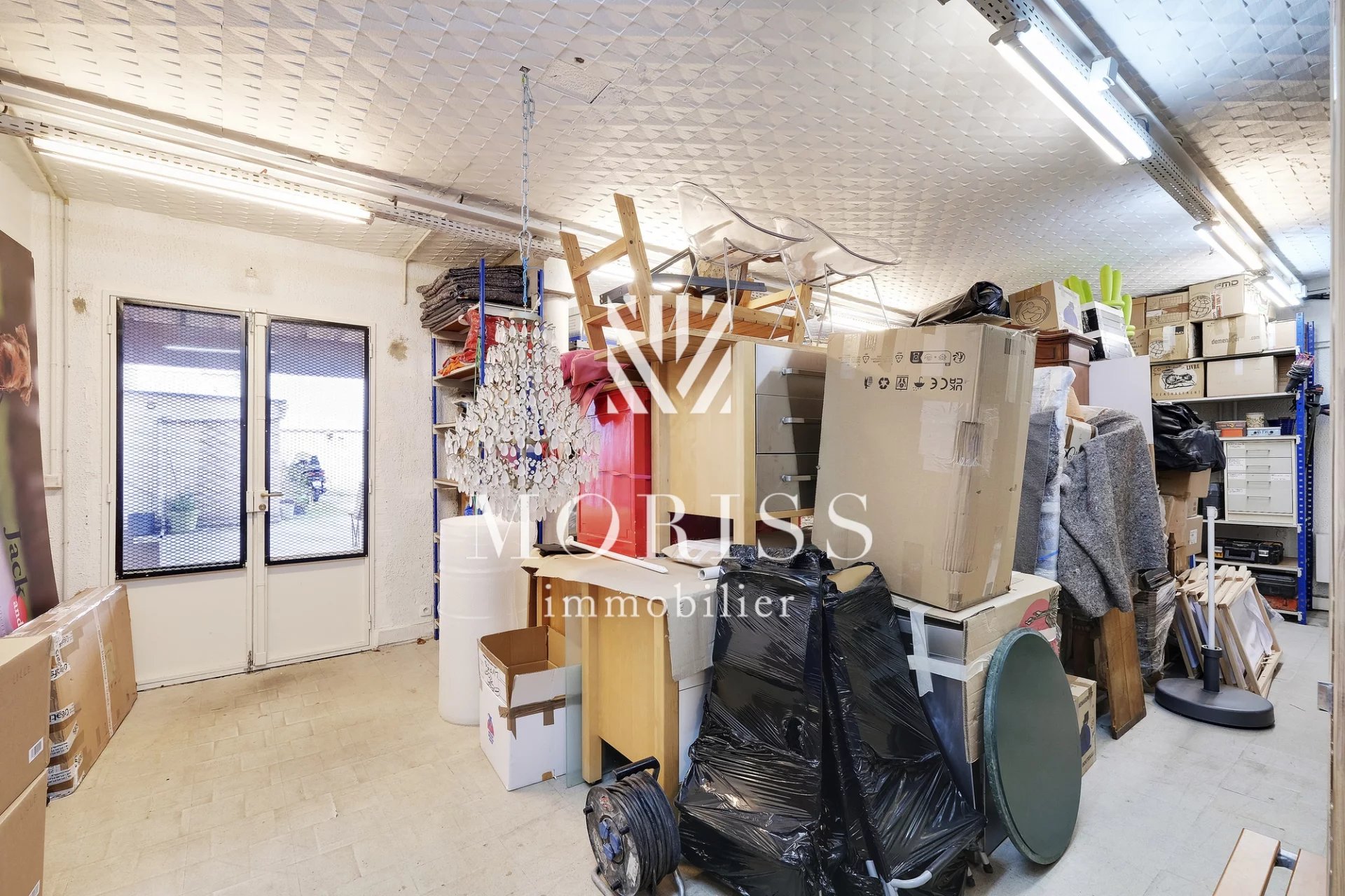 Local commercial Bureaux - Image Array