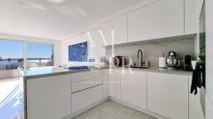 EXCLUSIVE - CANNES BASSE CALIFORNIE - CHARMING 3-ROOM APARTMENT - PANORAMIC SEA VIEW - TOP FLOOR — photo 7 of 7