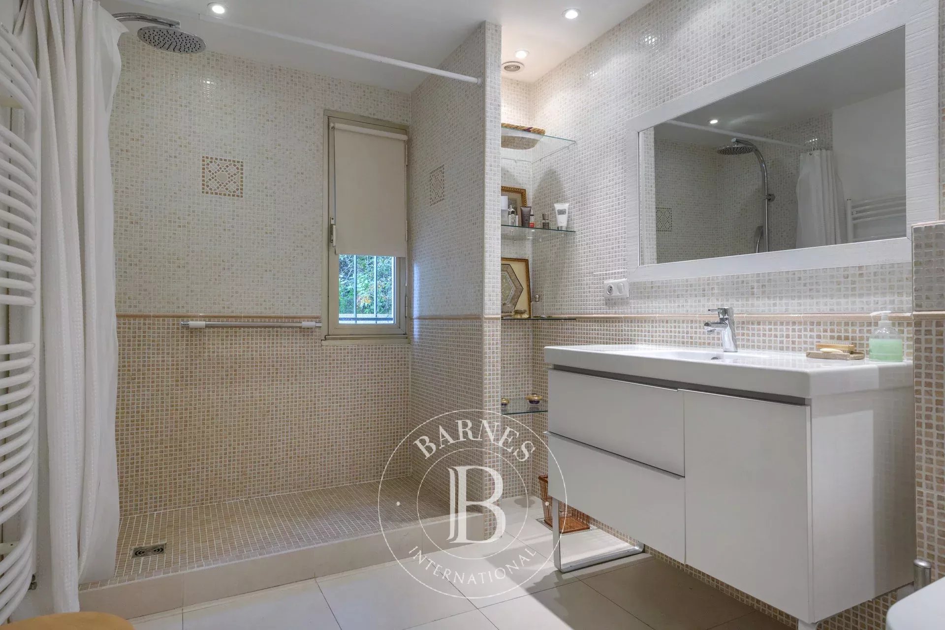 Daire Cassis - picture 9