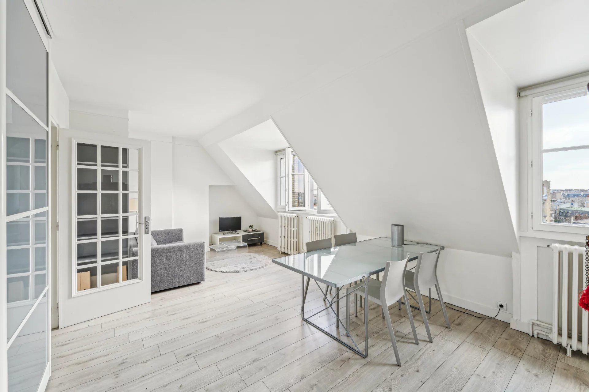 High floor with open view - Plaine-de-Monceaux