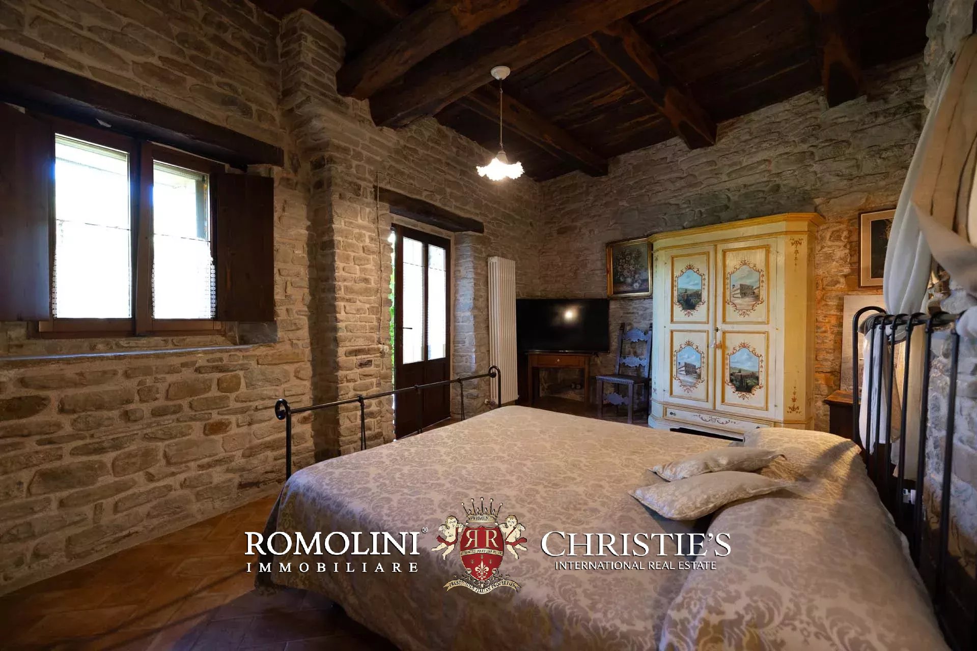 10 Bedroom Chateau's Image 64