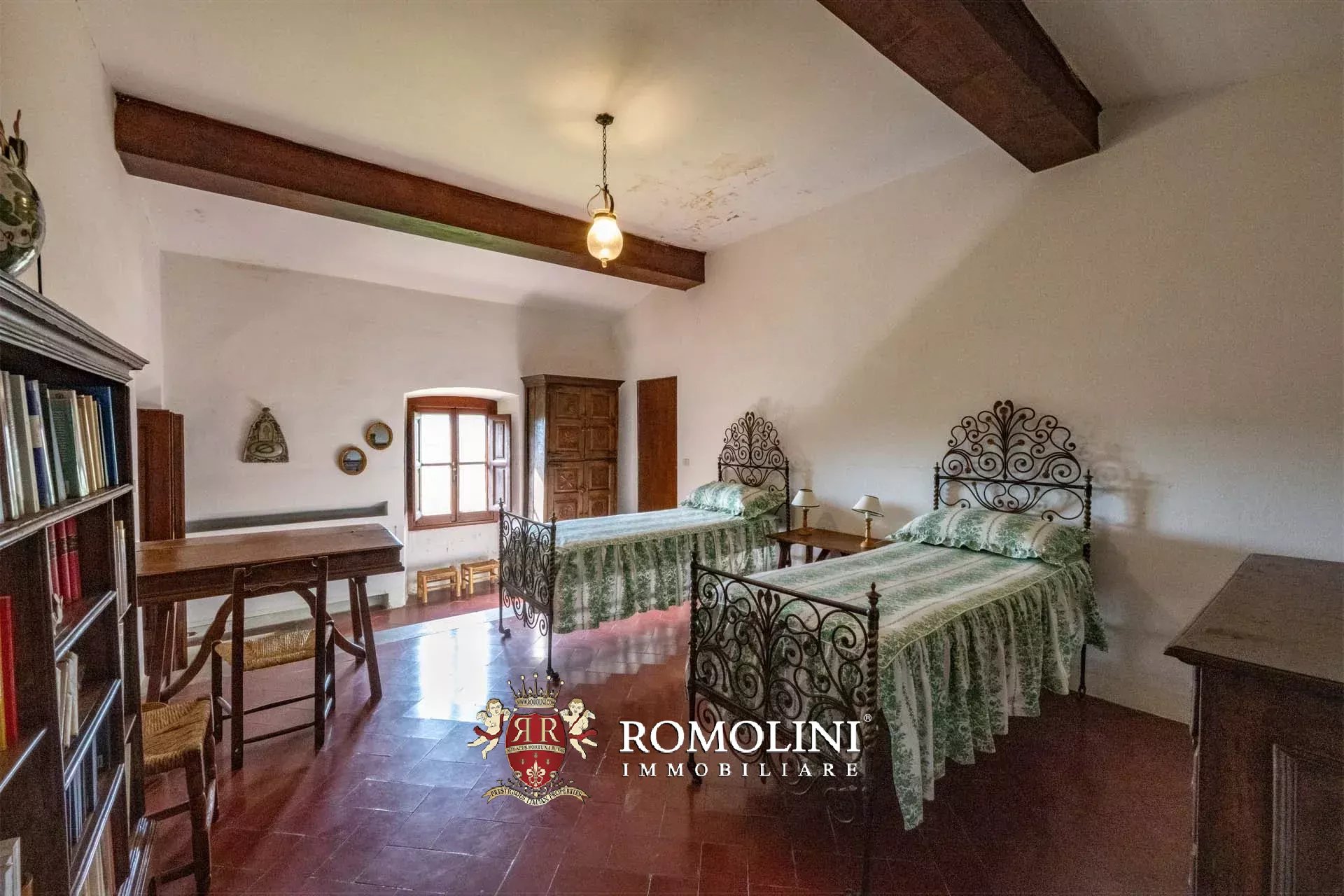 27 Bedroom Vineyard's Image 70