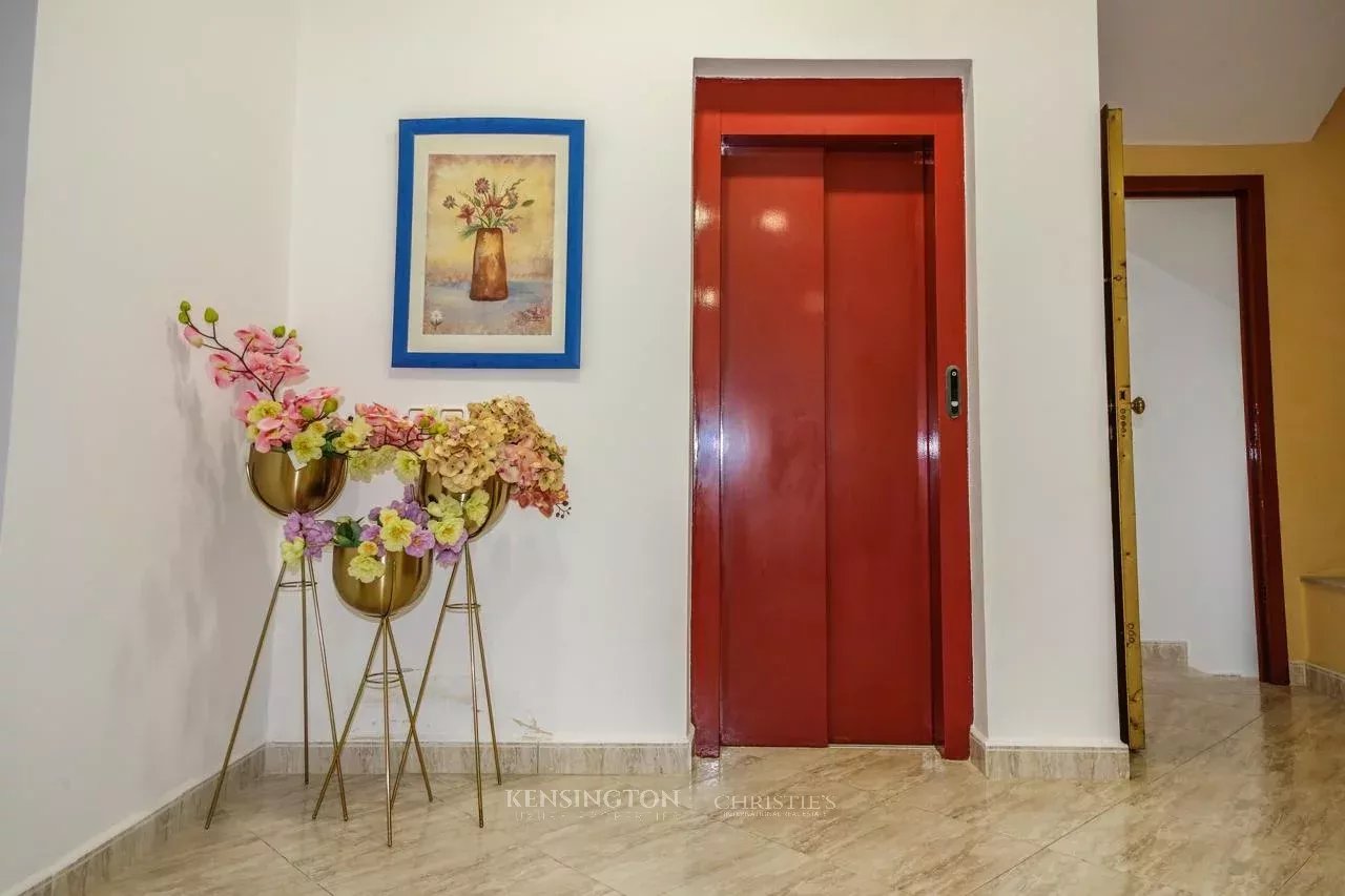 4 Bedroom Villa/Townhouse's Image 21
