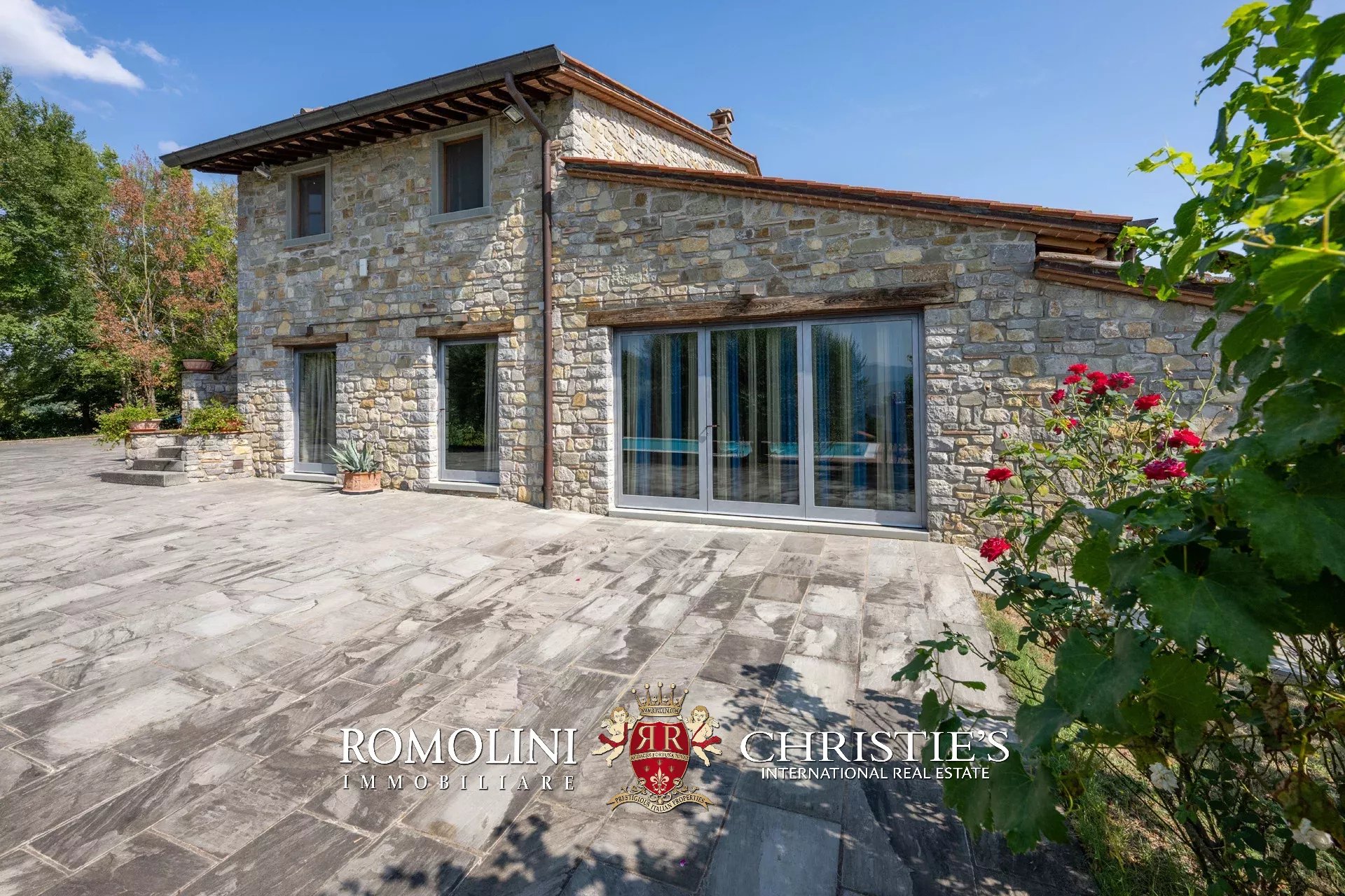 4 Bedroom Villa/Townhouse's Image 3