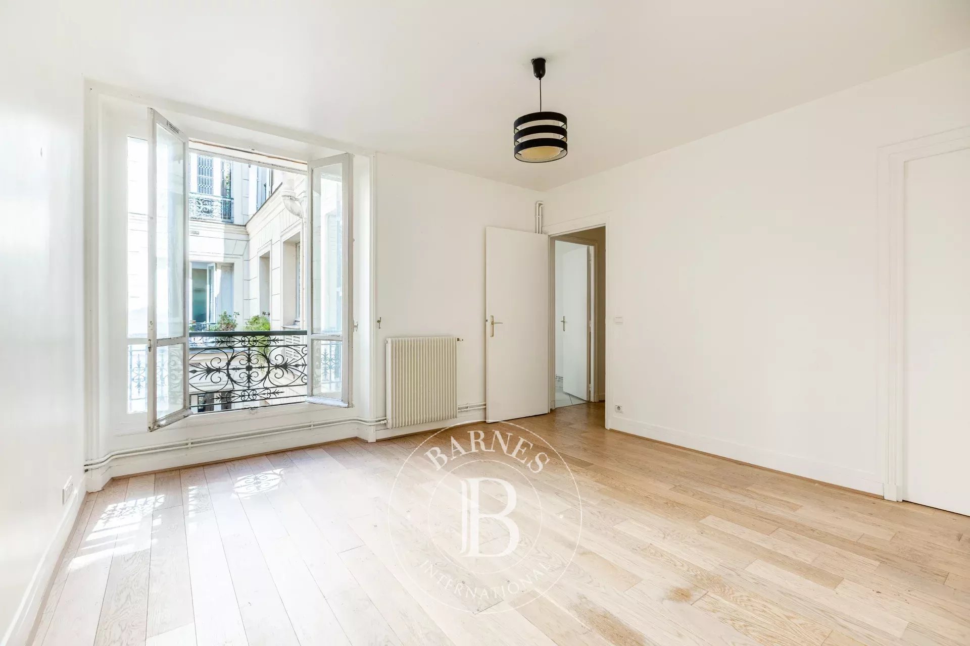 Paris  - Apartment 2 Bedrooms - picture 4