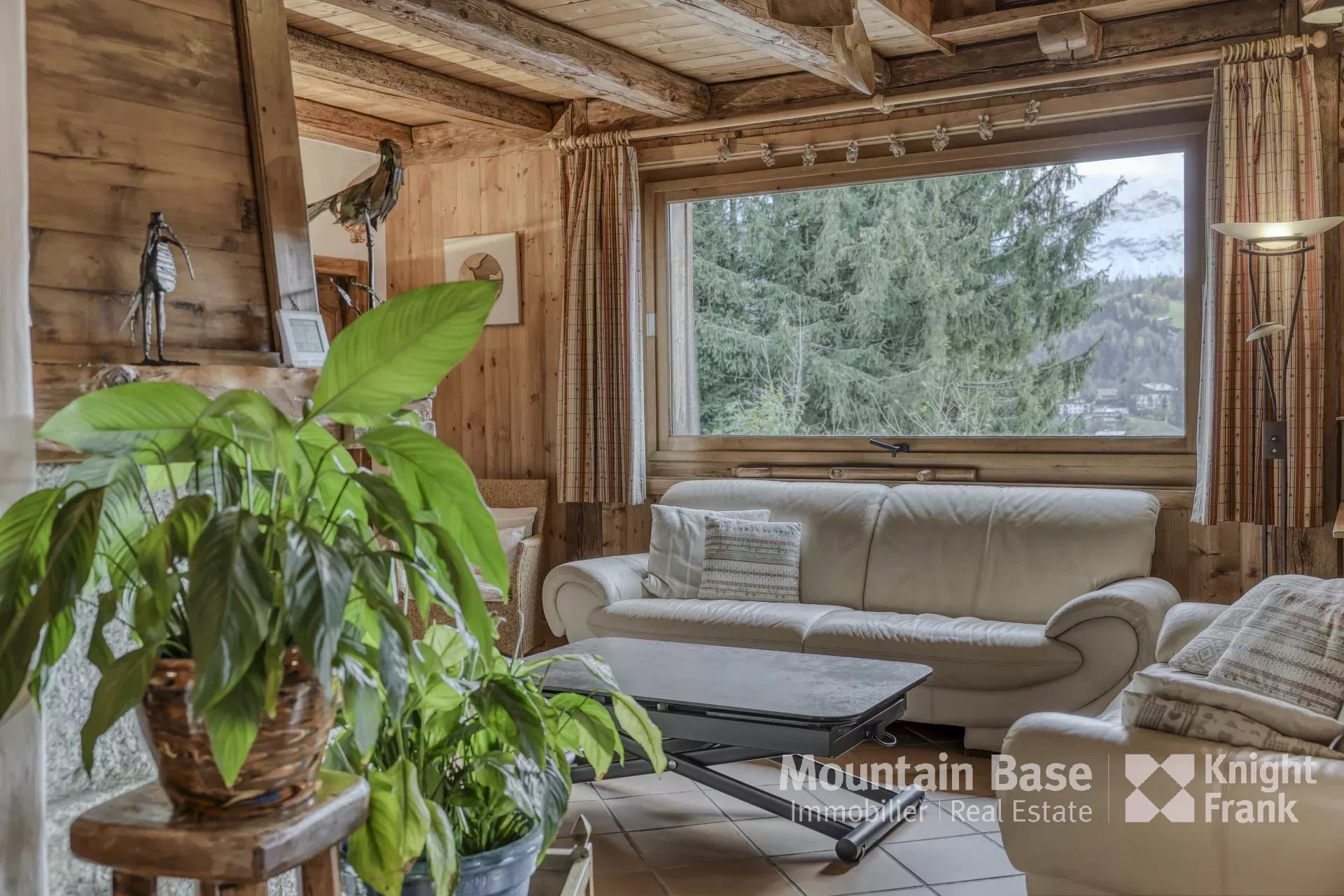 Photo of A beautiful, traditional 4-bedroom family chalet in Jaillet, Megève