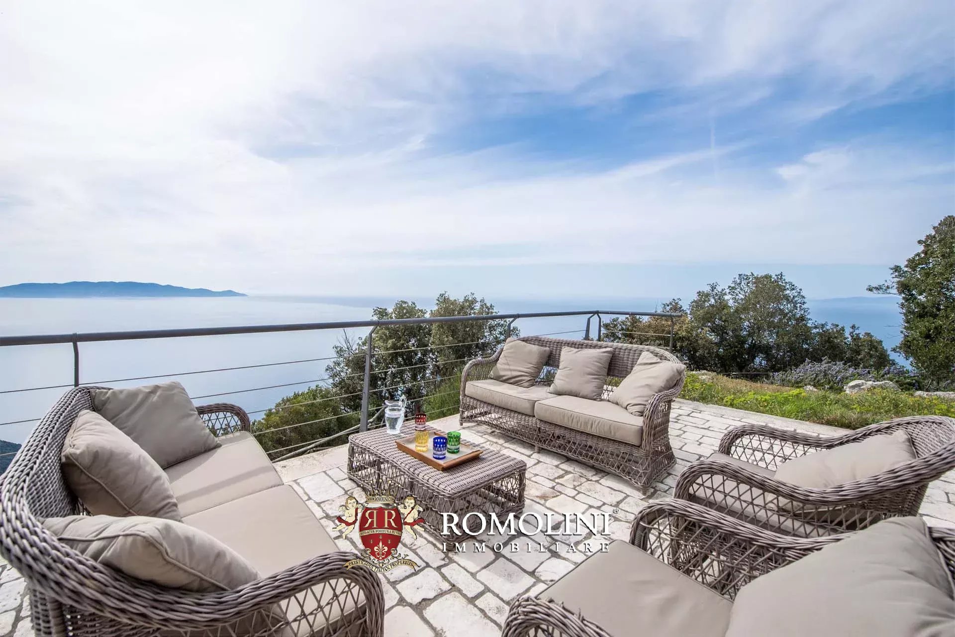 5 Bedroom Villa/Townhouse's Image 24
