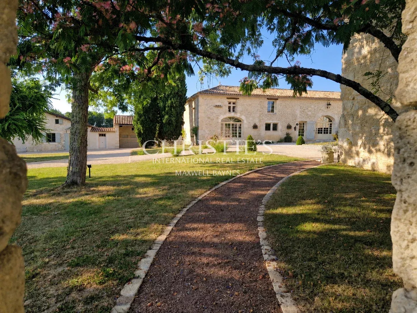 8 Bedroom Chateau's Image 28