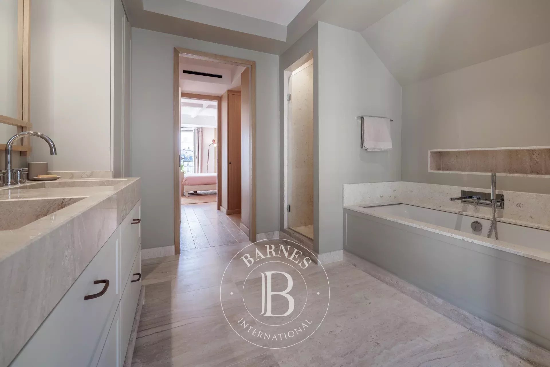 Daire Paris 8ème - picture 26