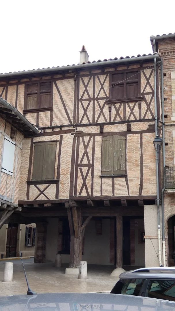 Belle maison bourgeoise au centre ville de Lisle sur Tarn avec garage double