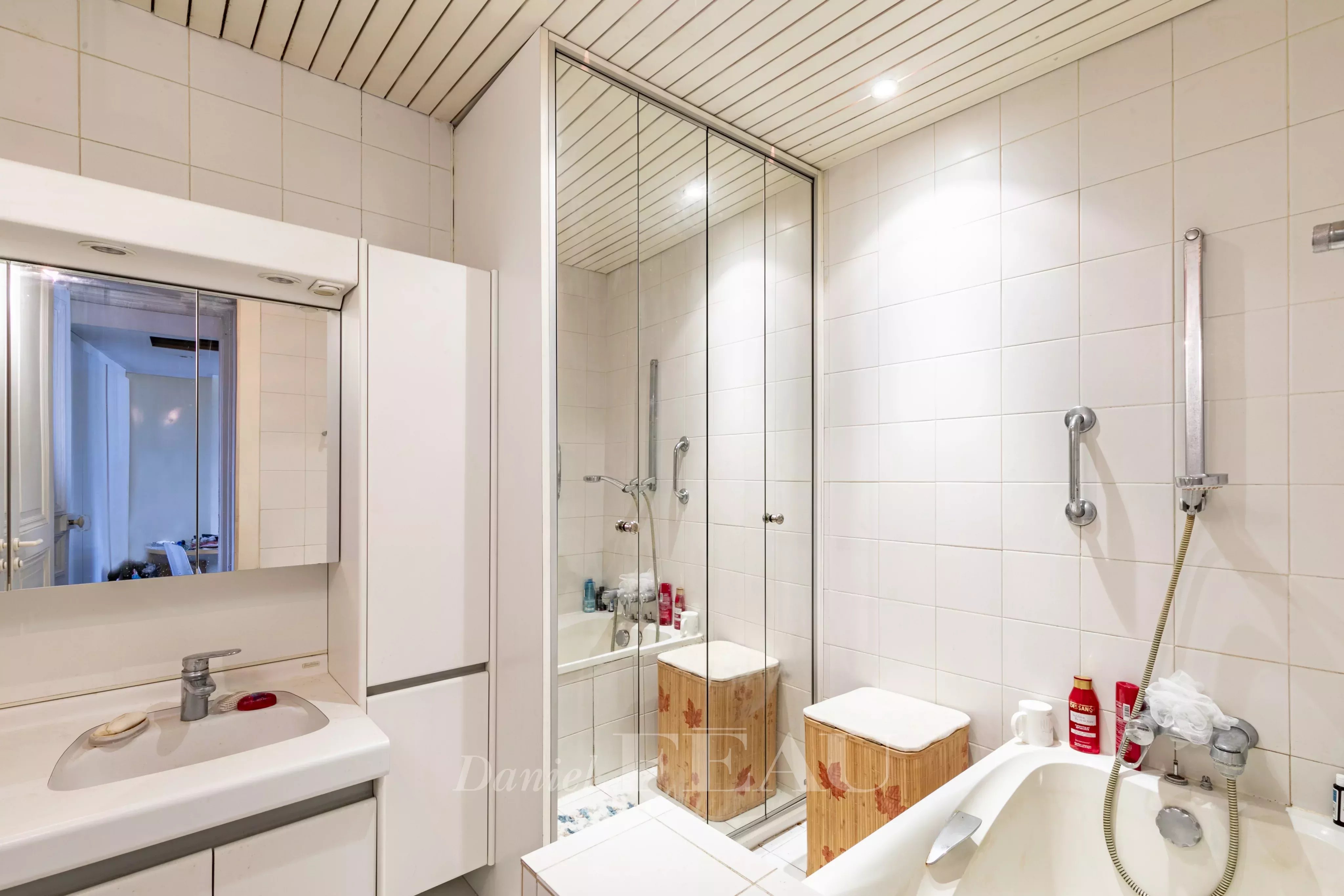 Sale Apartment Paris 4th