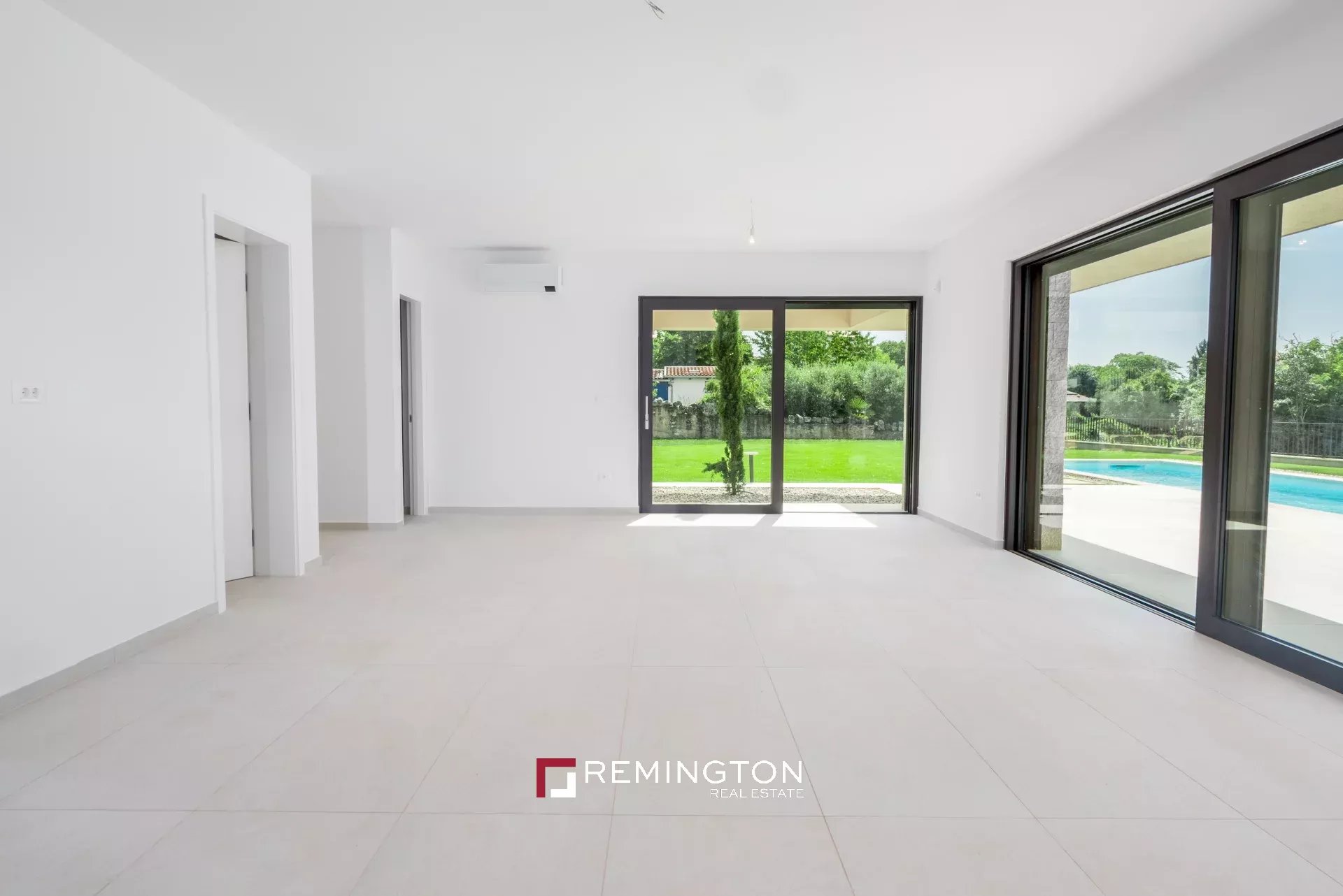 4 Bedroom Villa/Townhouse's Image 35