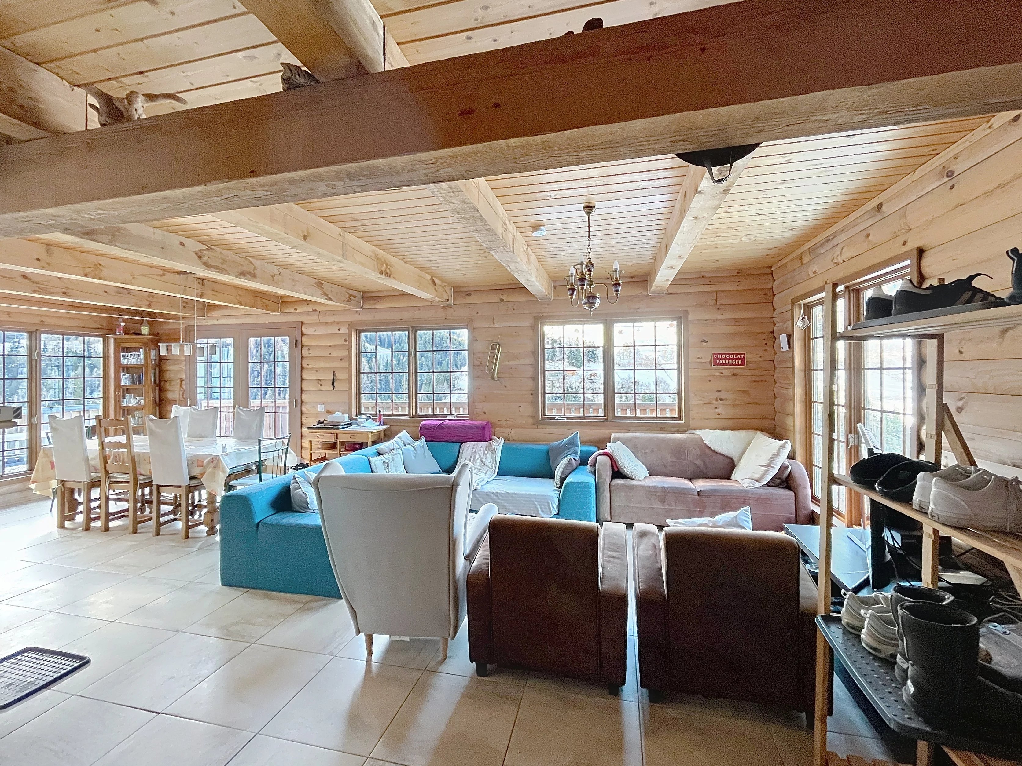 Chalet canadien en rondins avec deux appartements et vue imprenable - Photo 5
