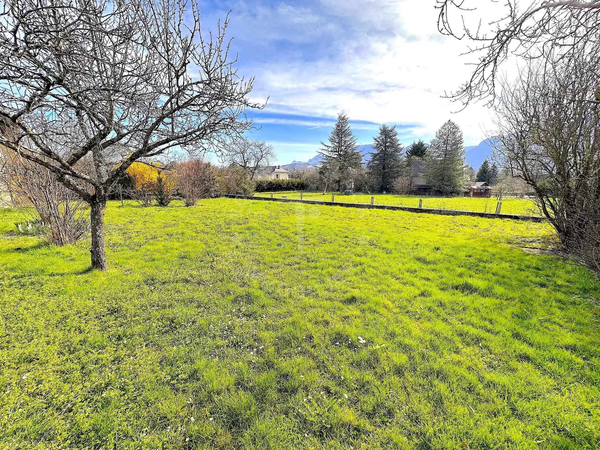 A proximité d'Annecy, Terrain libre constructeur à la vente