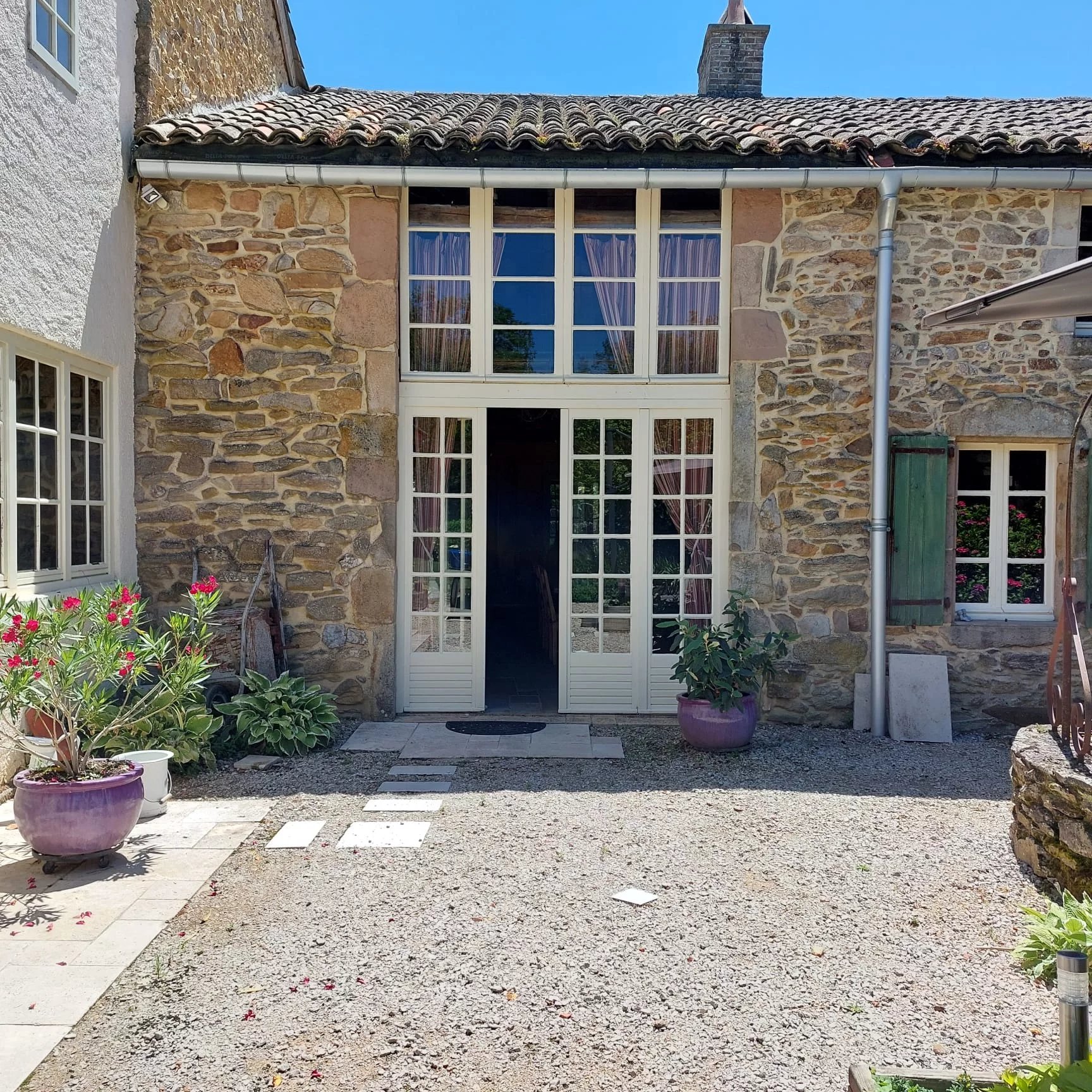 Twin houses, flat and workshop and heated pool