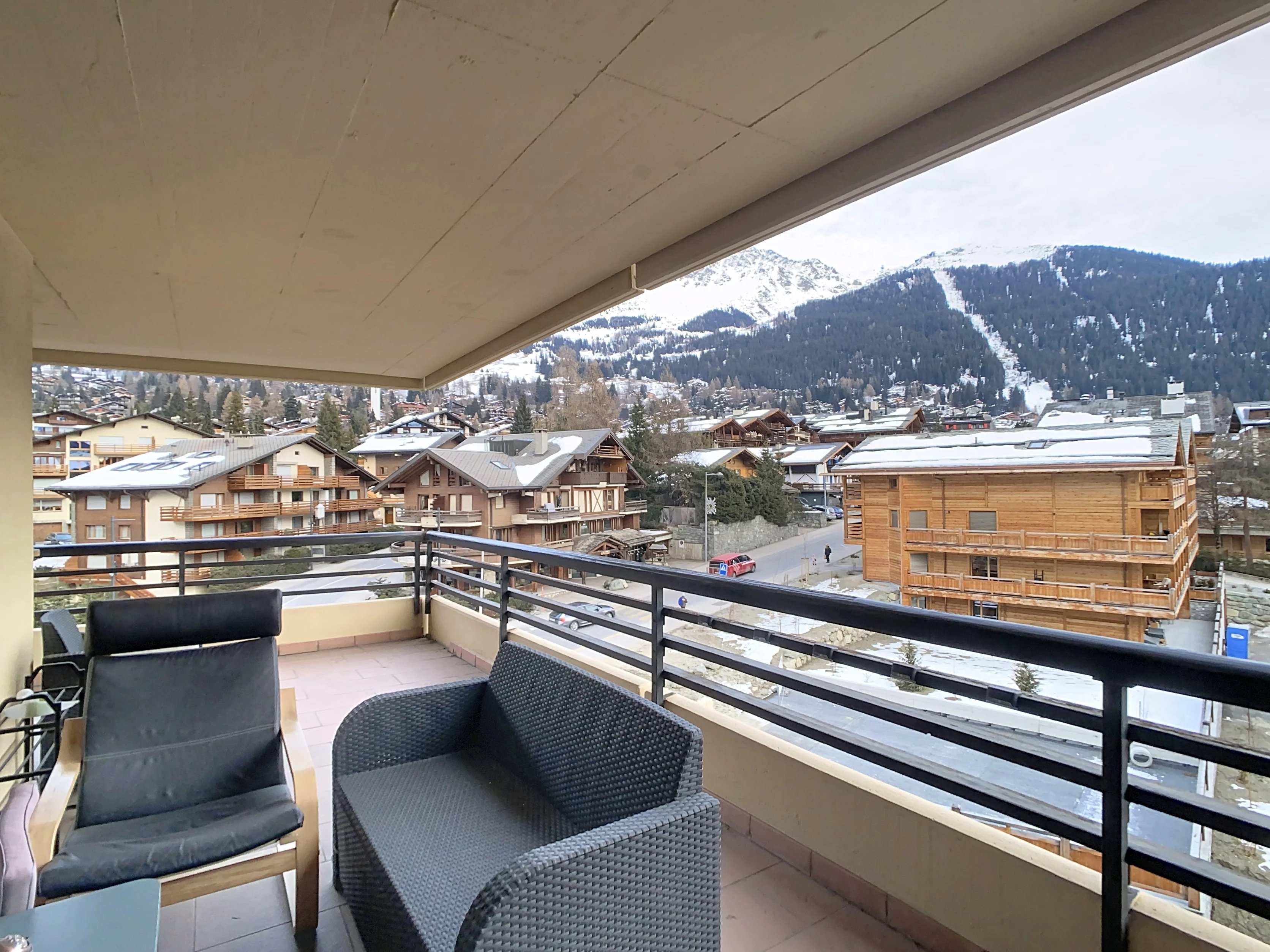 2 appartements adjacents en pleine centre!!