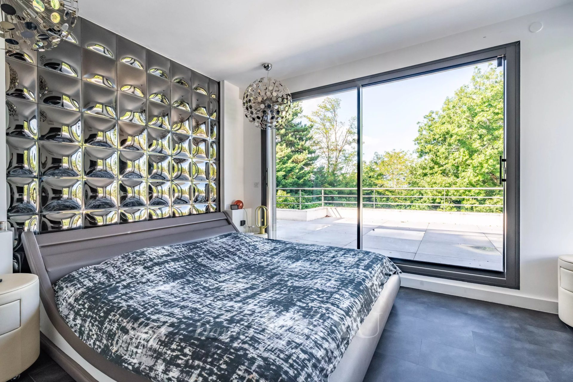 5 Bedroom Villa/Townhouse's Image 4