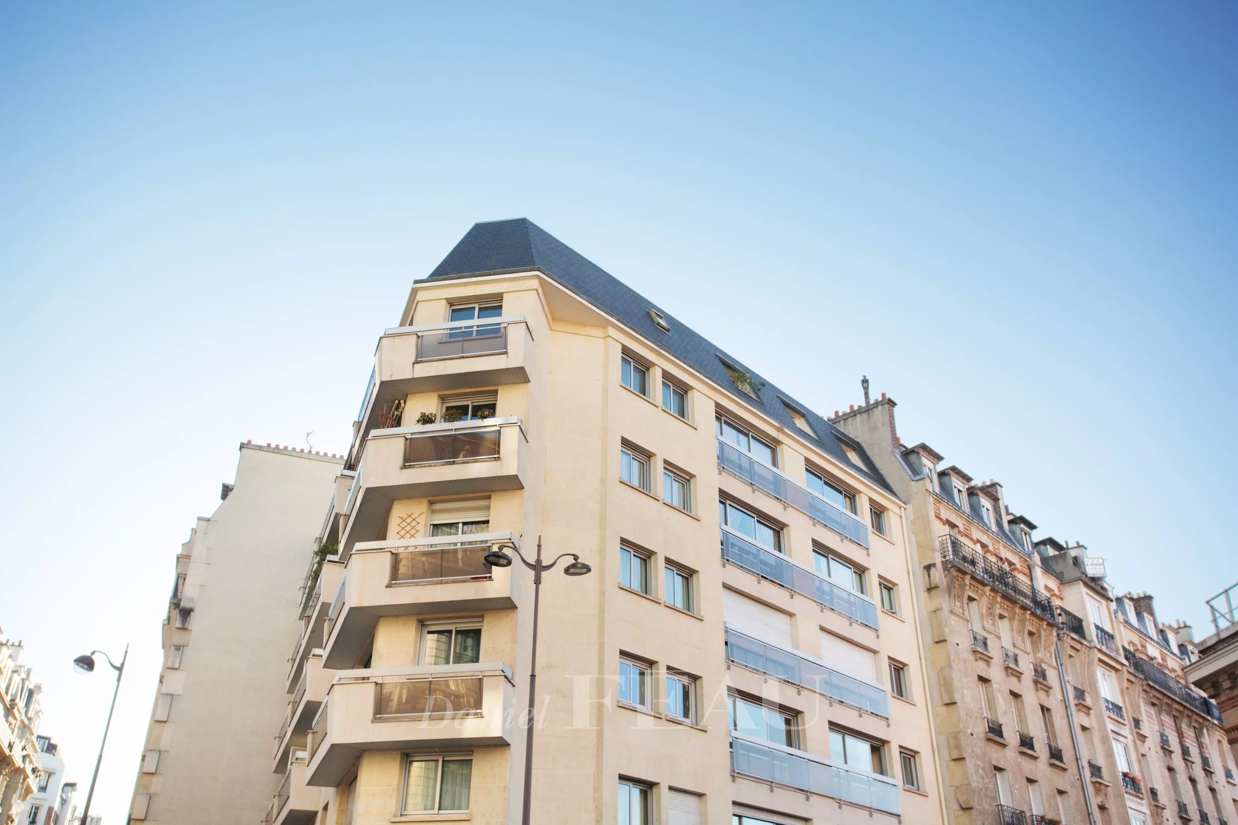Sale Apartment Paris 15th