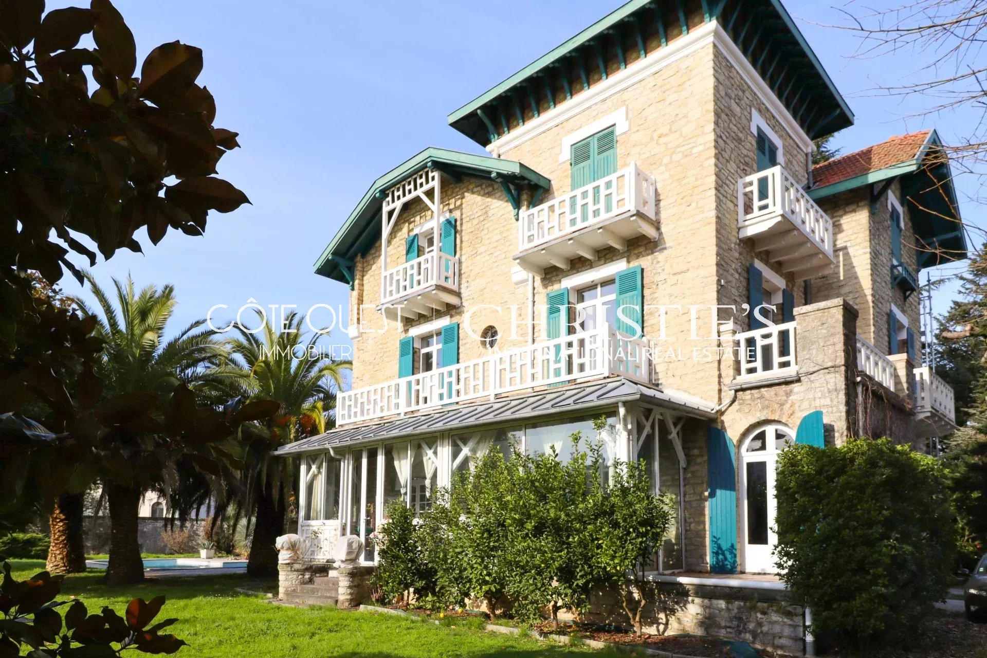À vendre Bayonne - Propriété avec piscine datant de 1924
