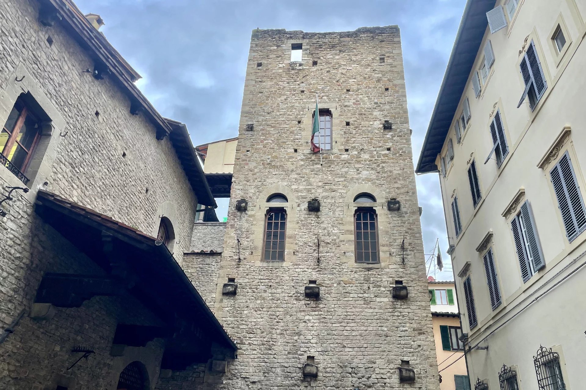  APPARTAMENTO RISTRUTTURATO IN VENDITA A FIRENZE, PIAZZA DEI CIMATORI