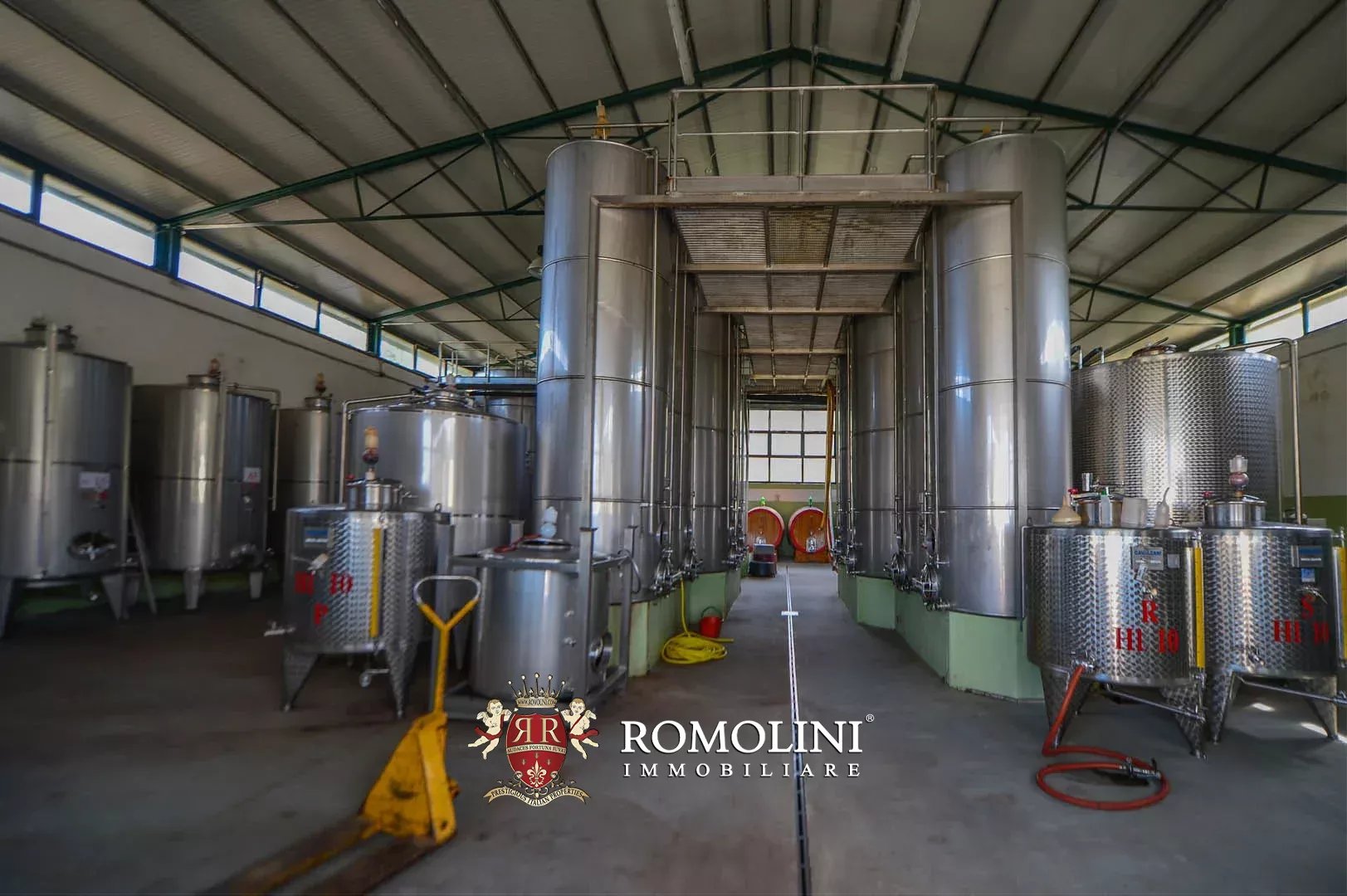 50 Bedroom Vineyard's Image 12