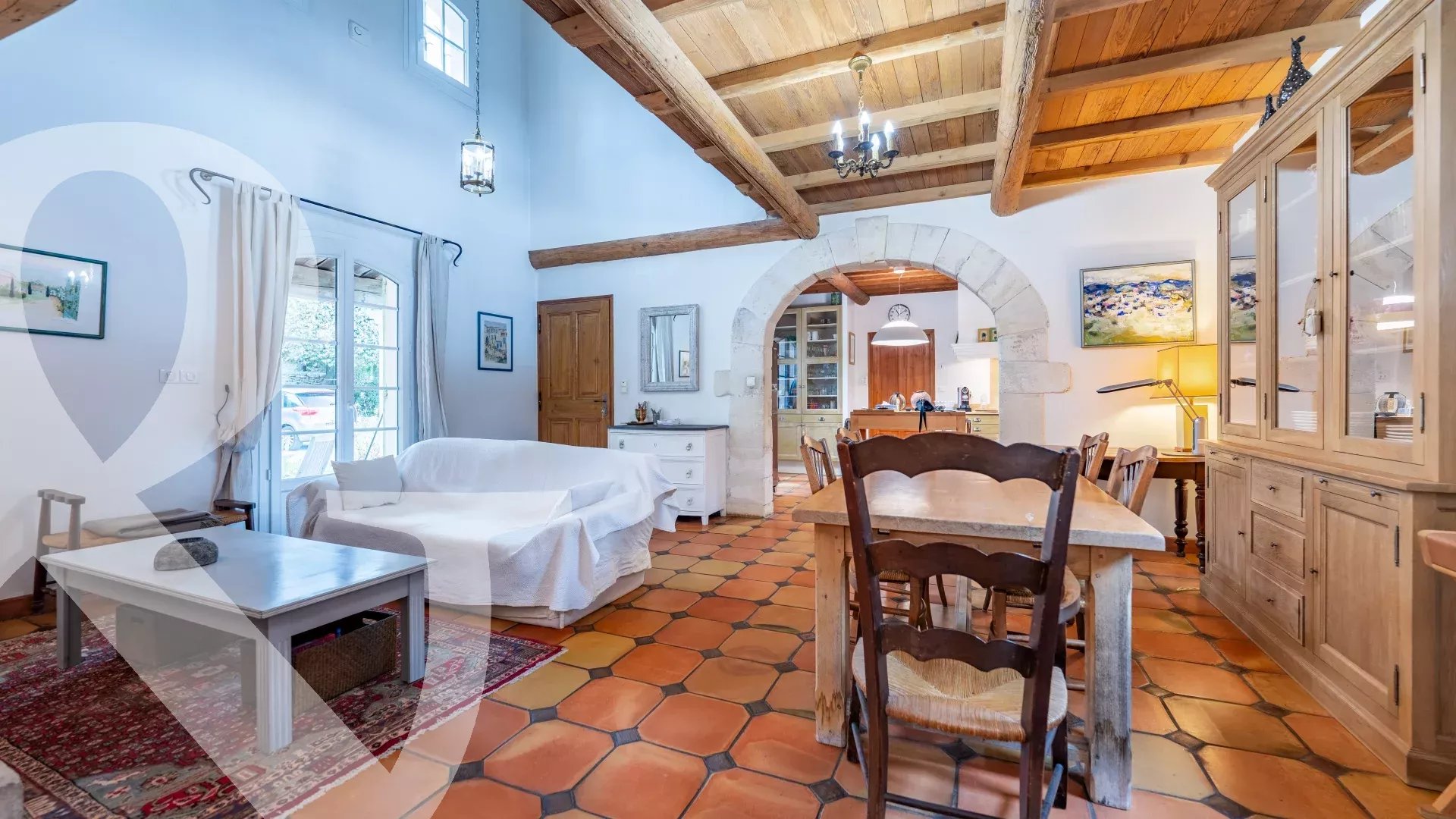 MAISON TYPIQUEMENT PROVENCALE