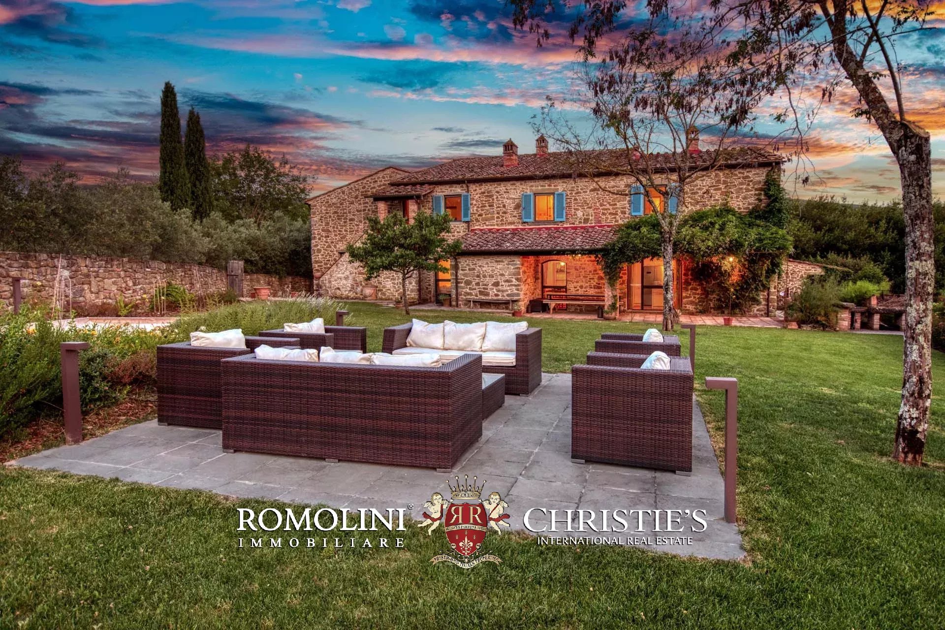 6 Bedroom Villa/Townhouse's Image 14