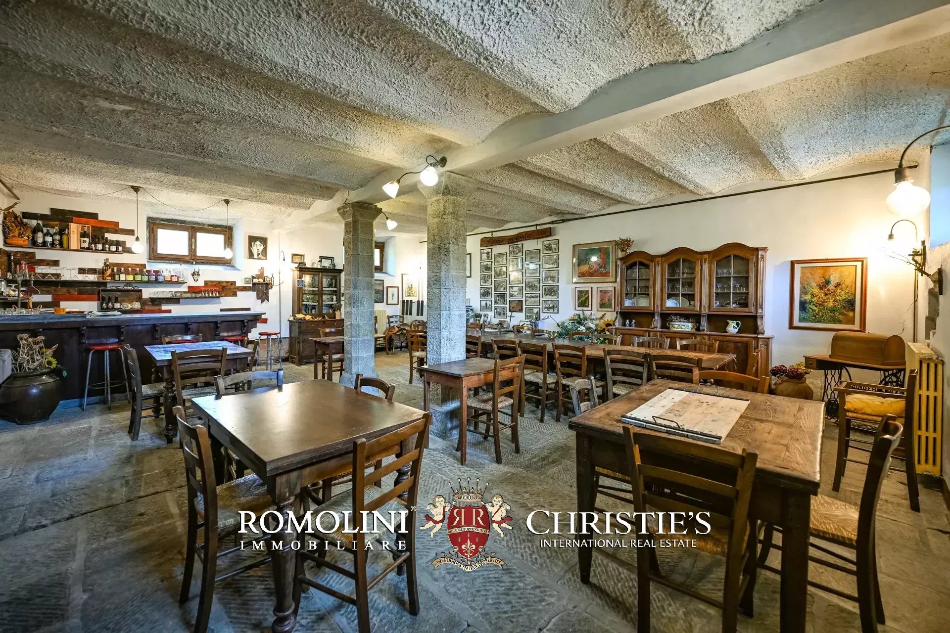 101-HA ESTATE WITH NATURAL SPRINGS FOR SALE BETWEEN AREZZO AND FLORENCE