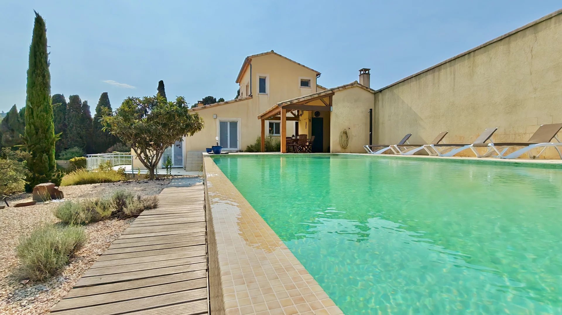 House in Peret - view 1