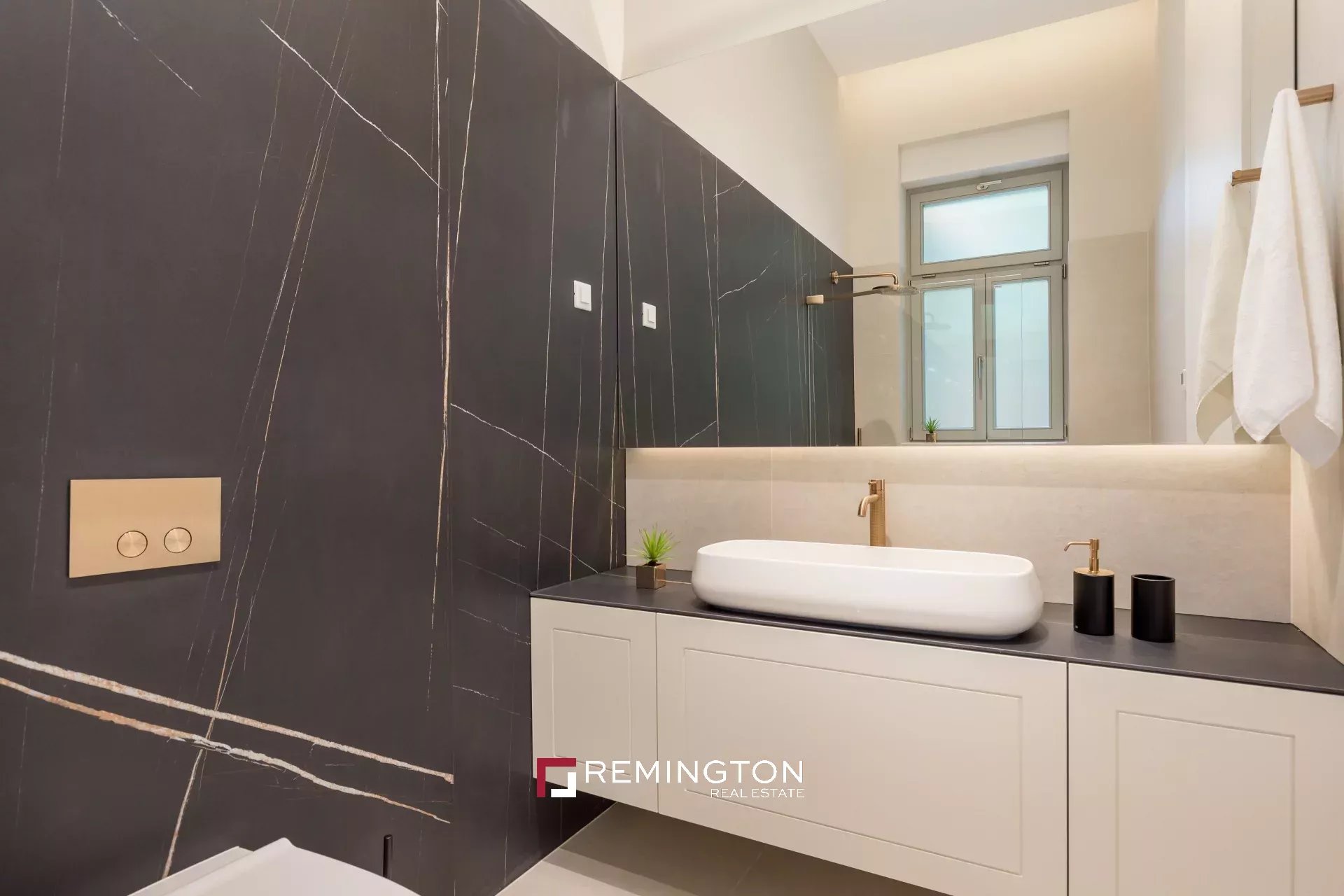 2 Bedroom Apartment/Flat's Image 5