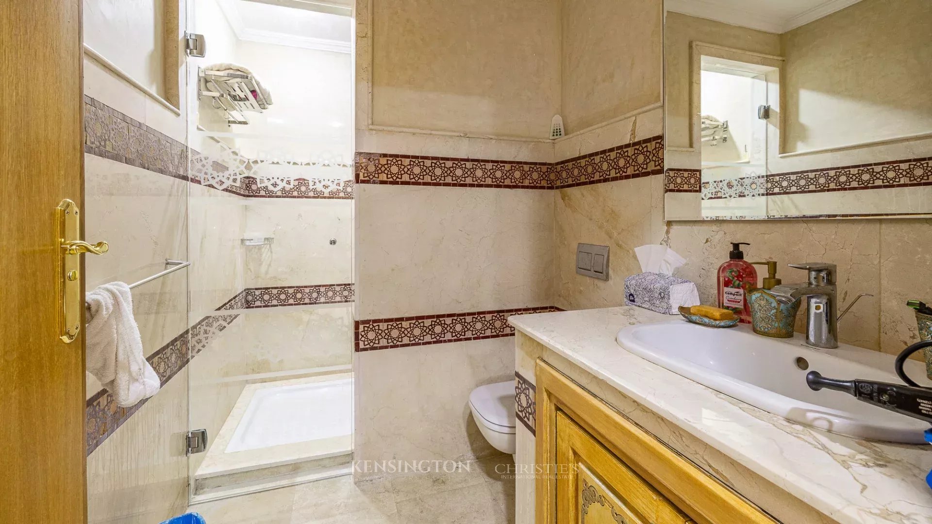 7 Bedroom Villa/Townhouse's Image 27