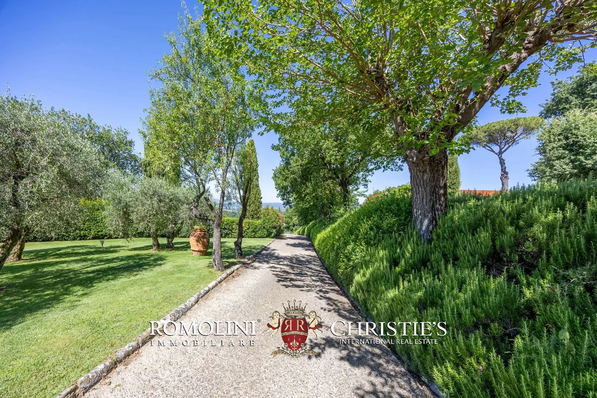 4 Bedroom Villa/Townhouse's Image 24