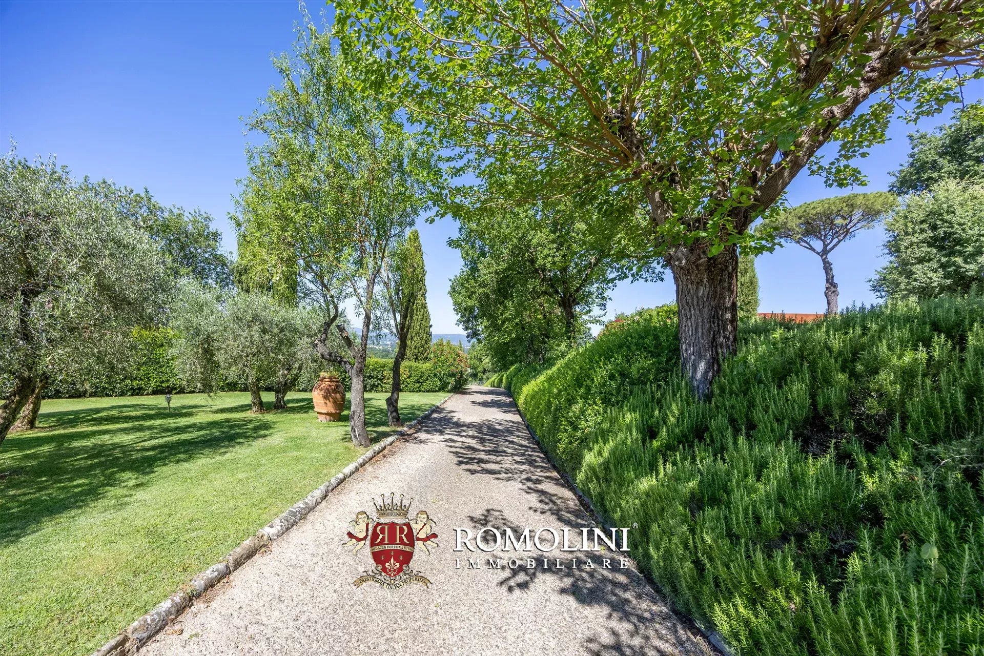 4 Bedroom Villa/Townhouse's Image 24