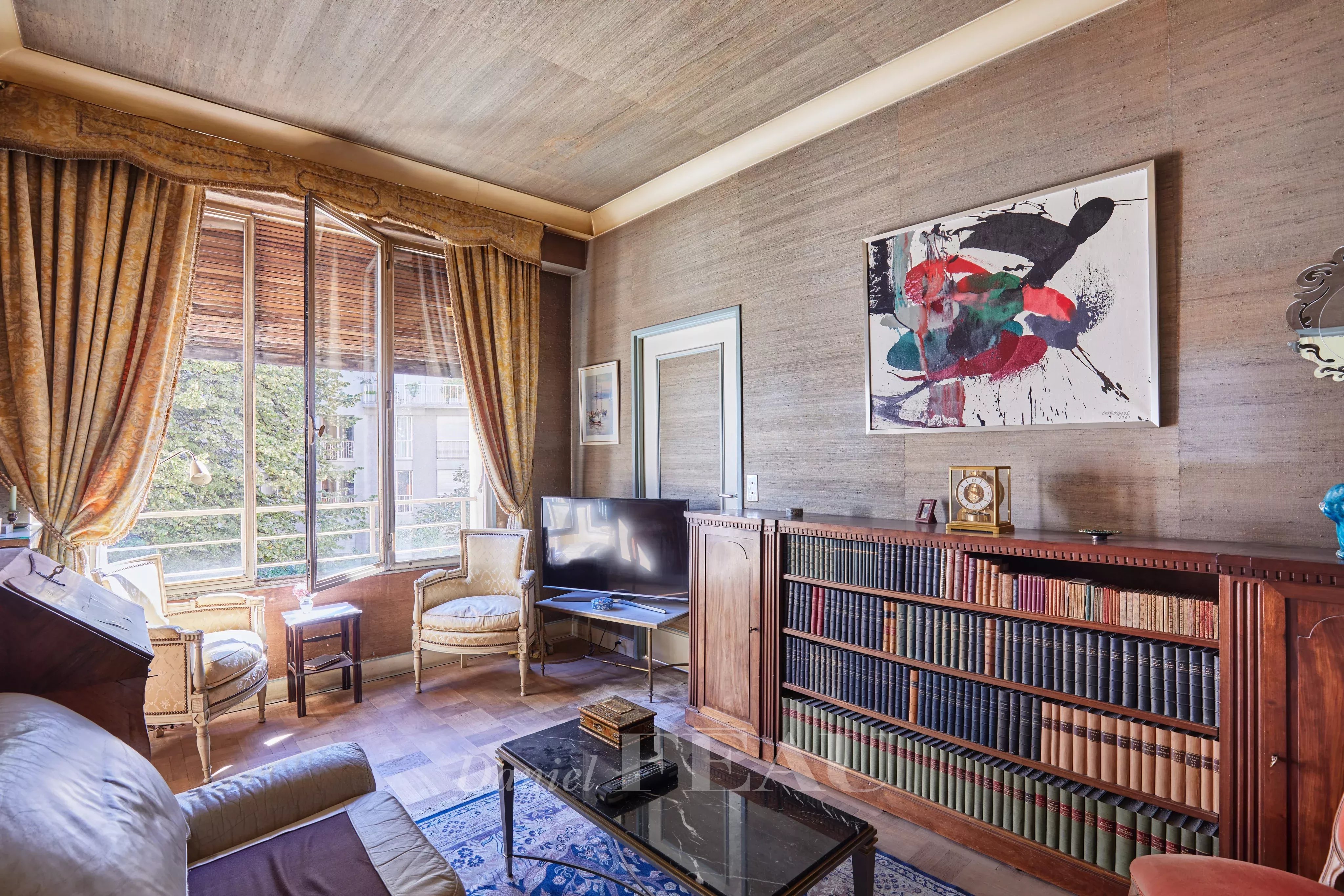 Sale Apartment Paris 16th
